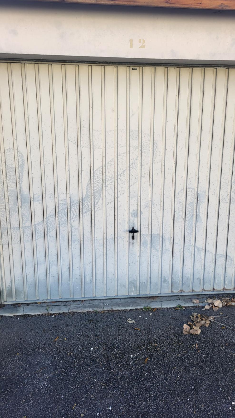 Garage/Box à louer proche de Besançon