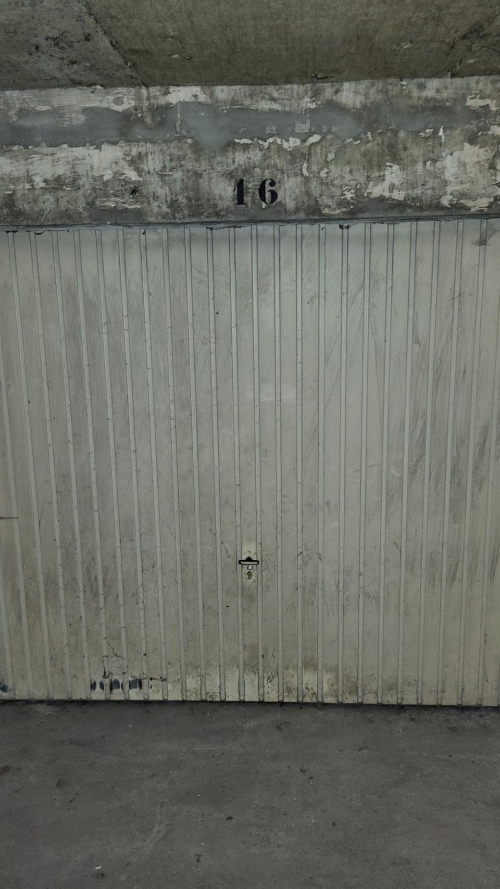 Garage sécurisé à louer proche de Besançon