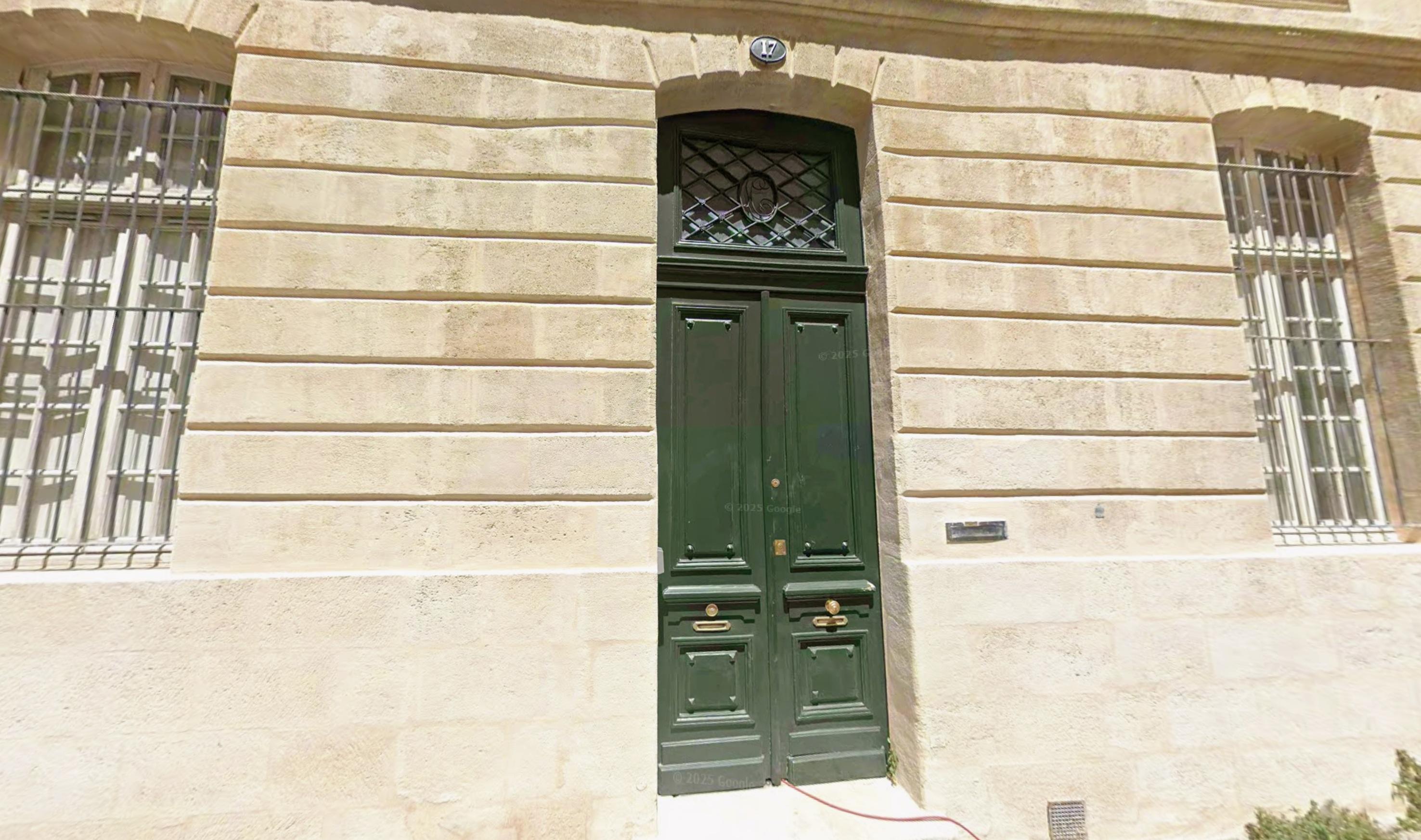 Haute Cave voutée Bordeaux hypercentre très saine