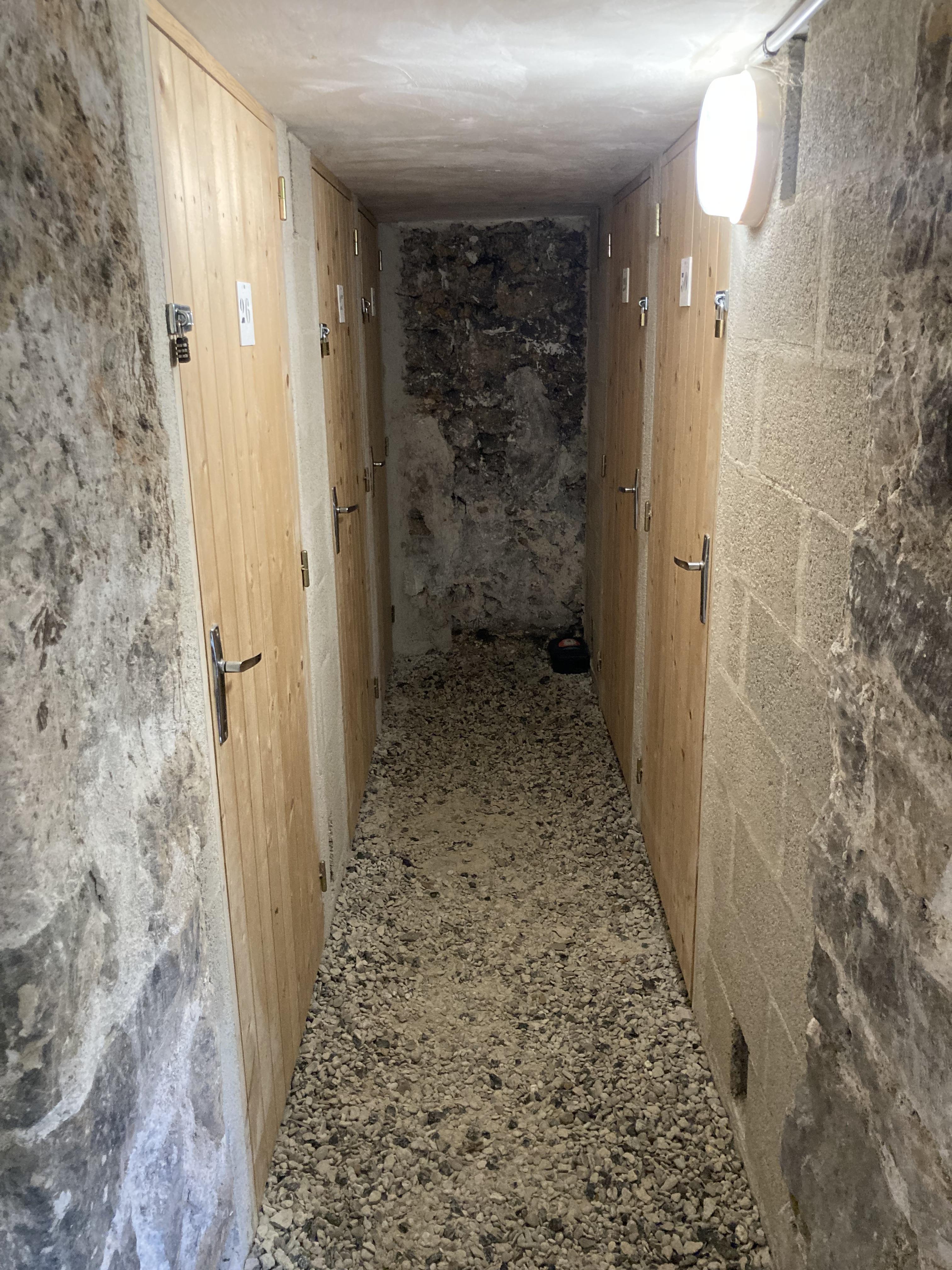 CAVE < 3m2 RECENTE, TRES SAINE ET SECURISEE,