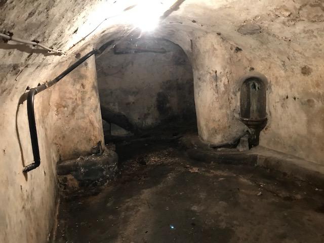 Cave de 20 m2 à louer - Batignolles