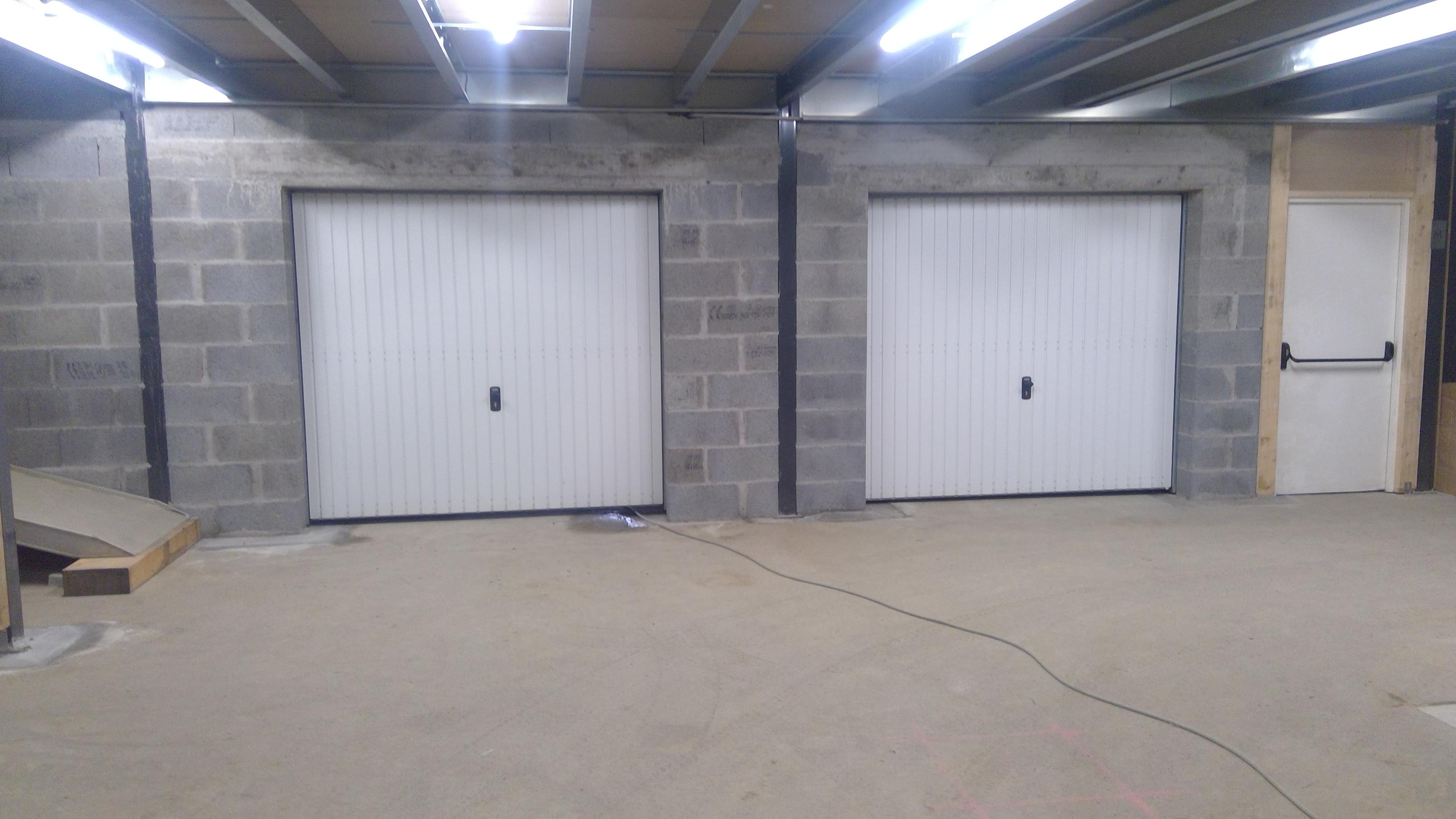 Box de stockage ou garage au RDC