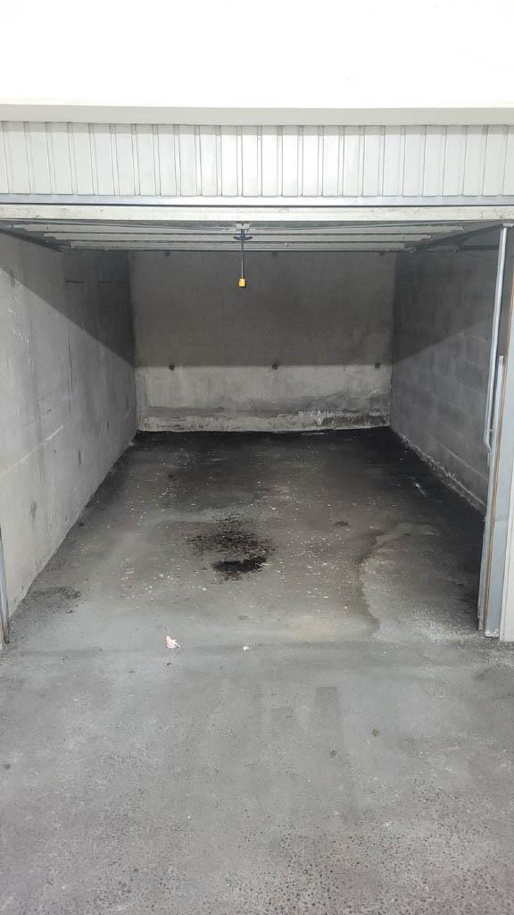 garage / box à louer de 11 m²