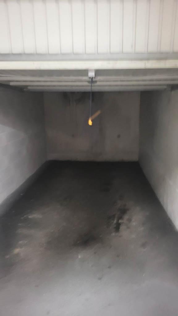 garage / box à louer de 11 m²