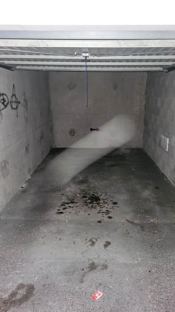 garage / box à louer de 11 m²