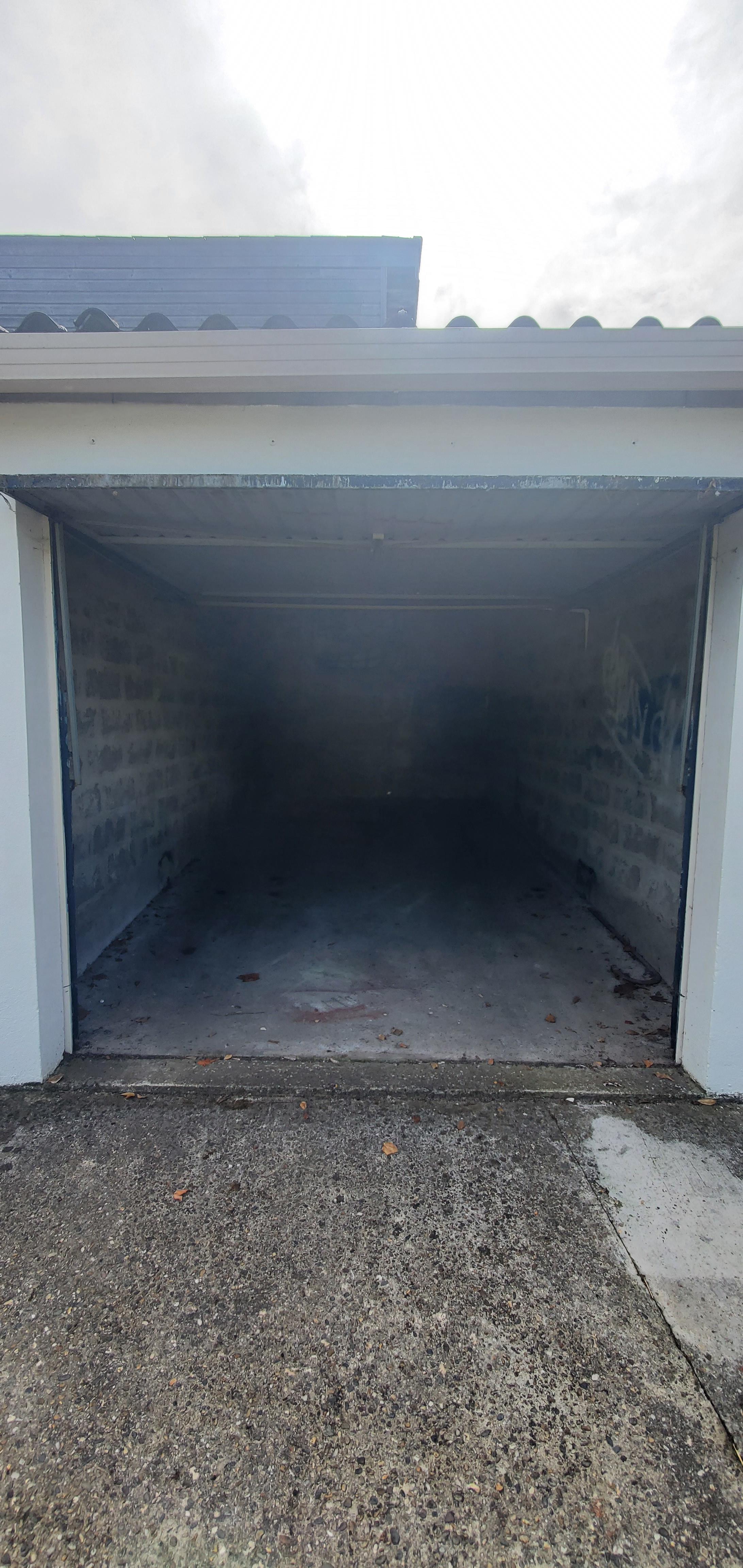 Location de garage 15m2 à Bordeaux