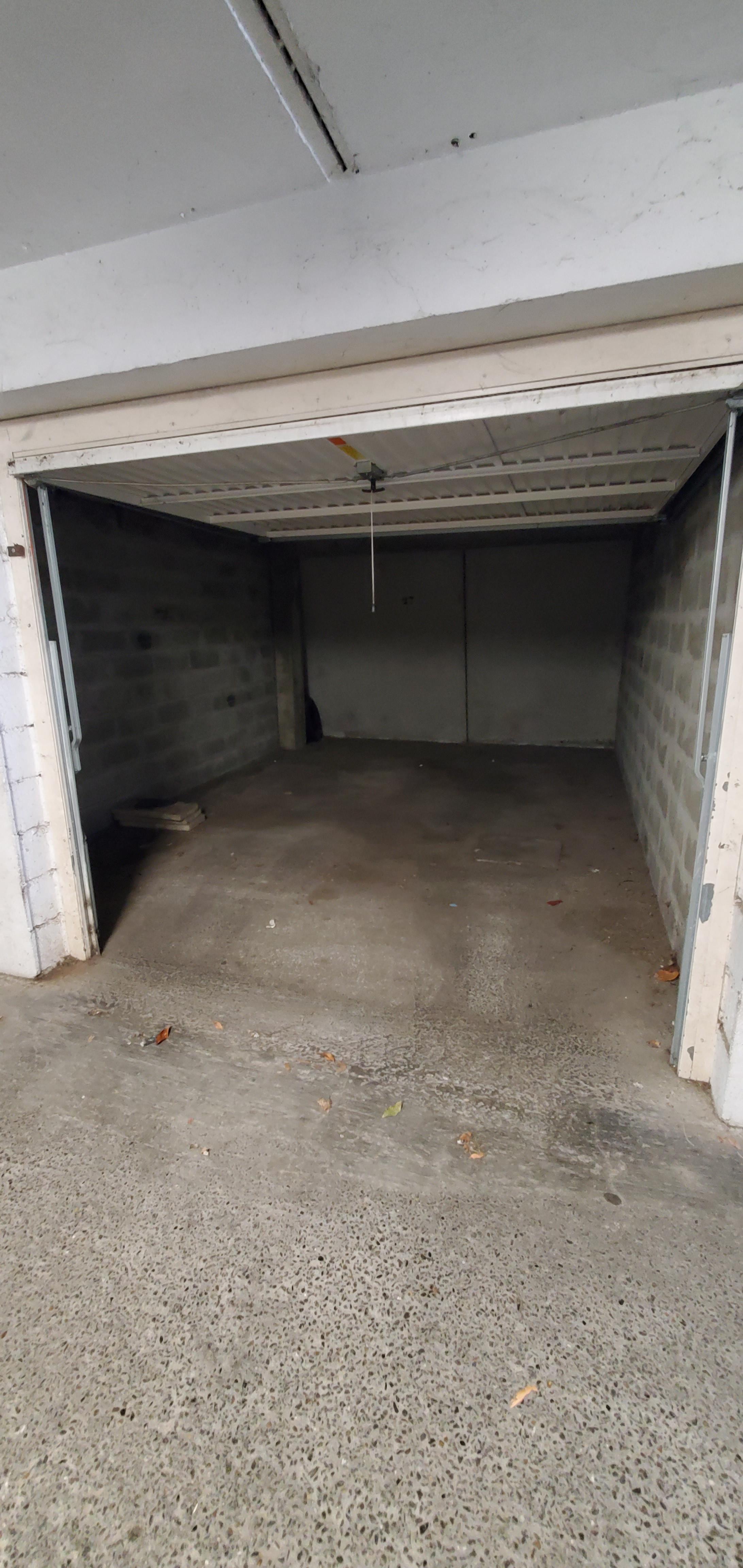 Location de garage de 17 m2 à Pessac,