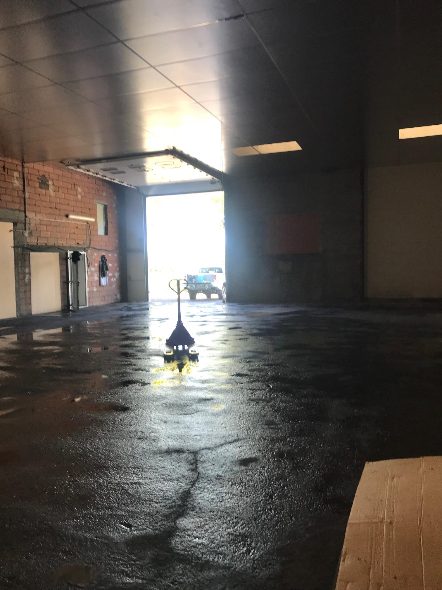 LOUE EMPLACEMENT POUR VEHICULE