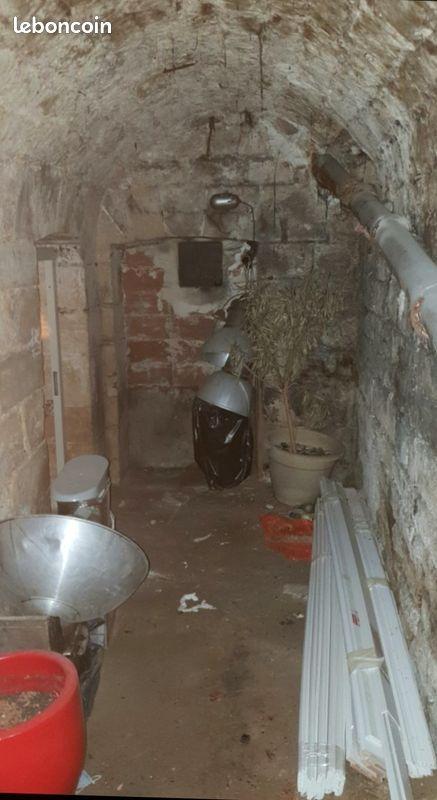 Cave à louer 7,7 - Paris 4e