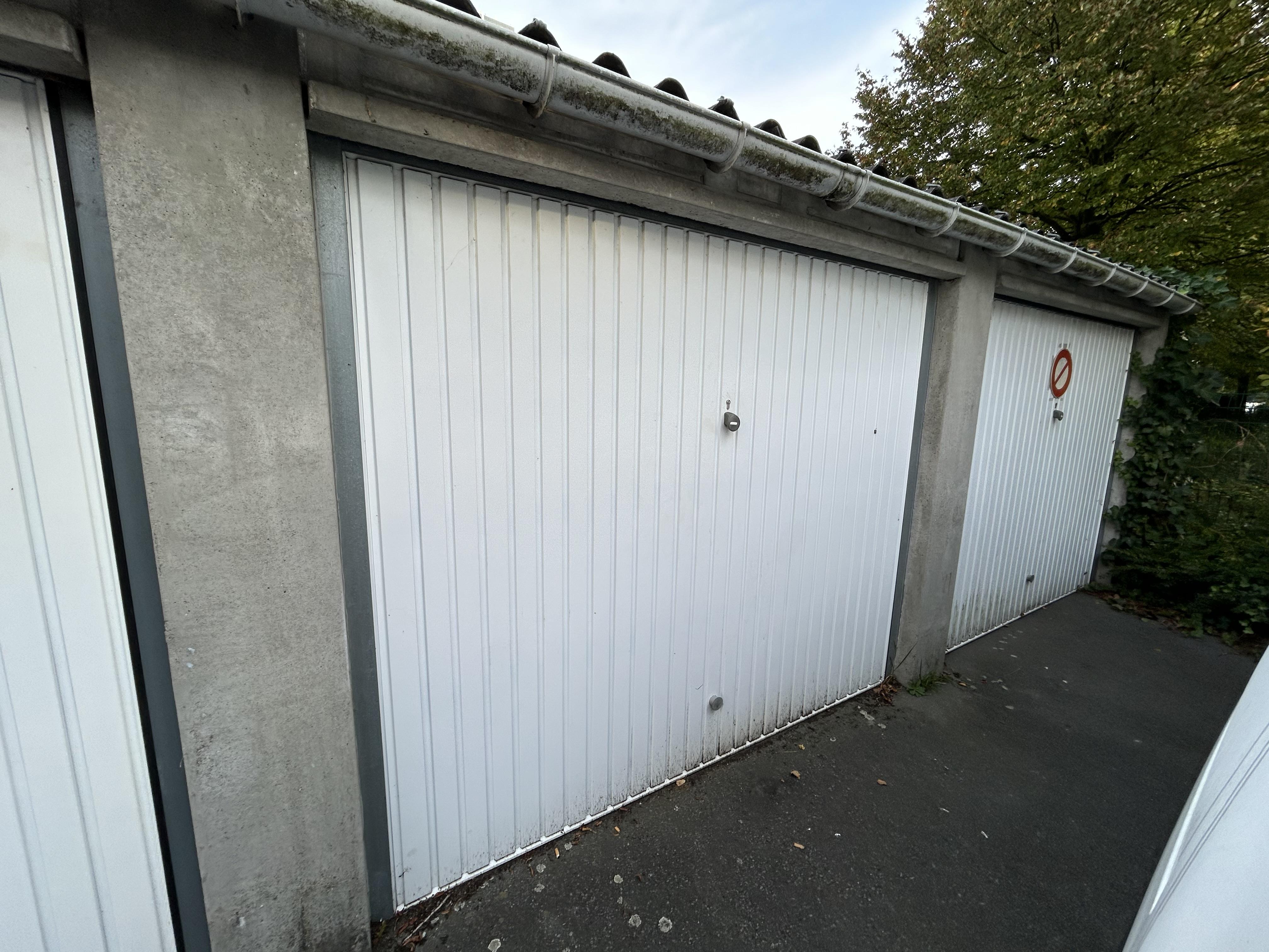 Stockage / Stationnement privé à Loos