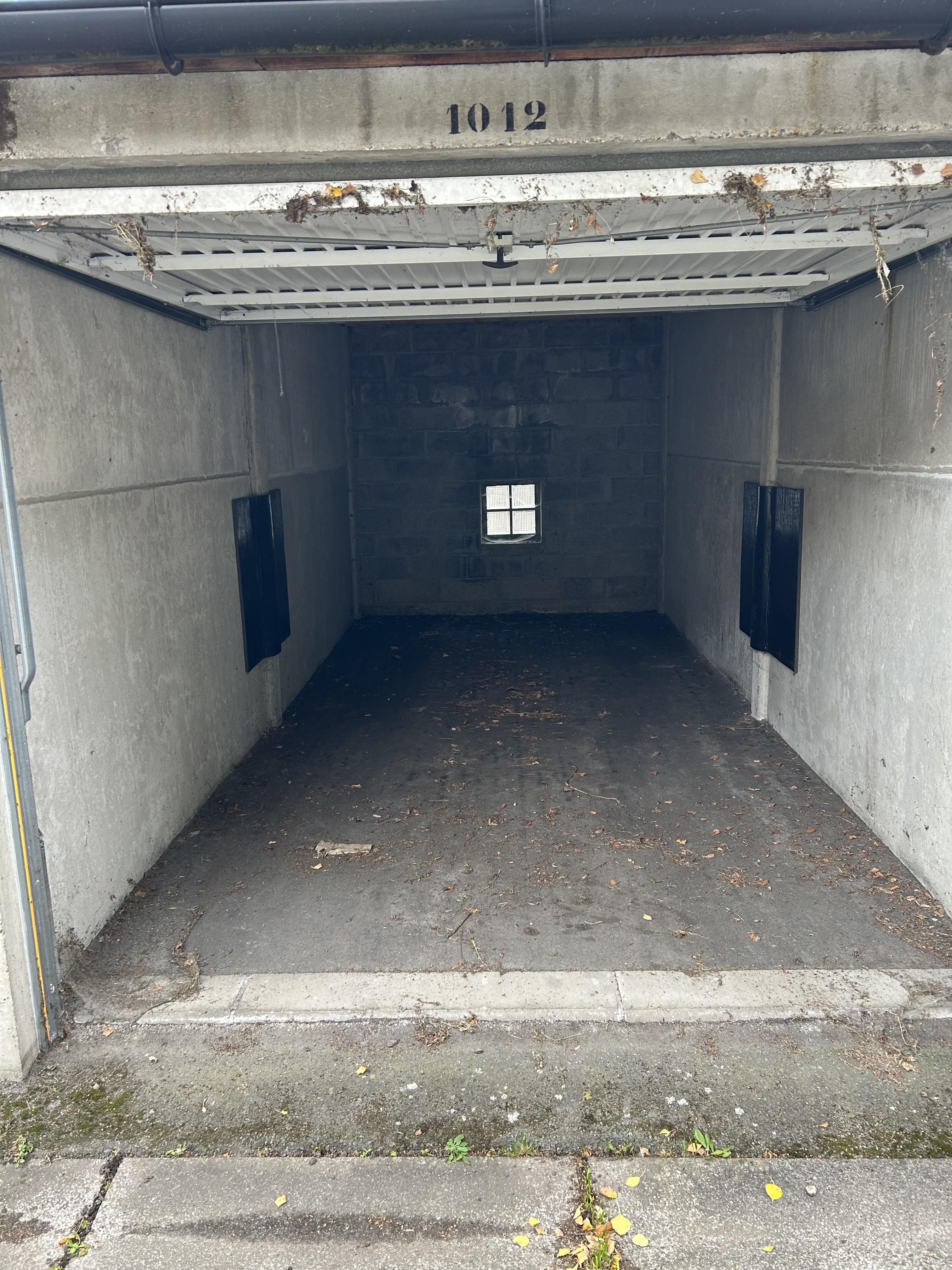 Stockage / Stationnement privé à Loos