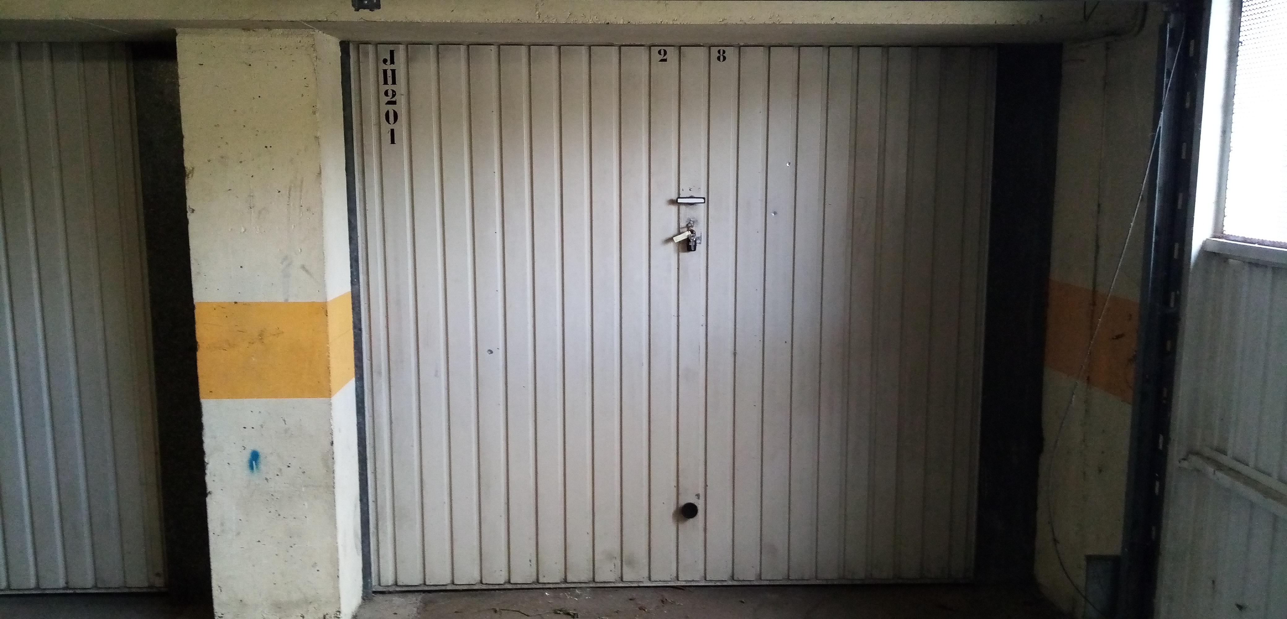 Garage privé / stationnement / Barentin
