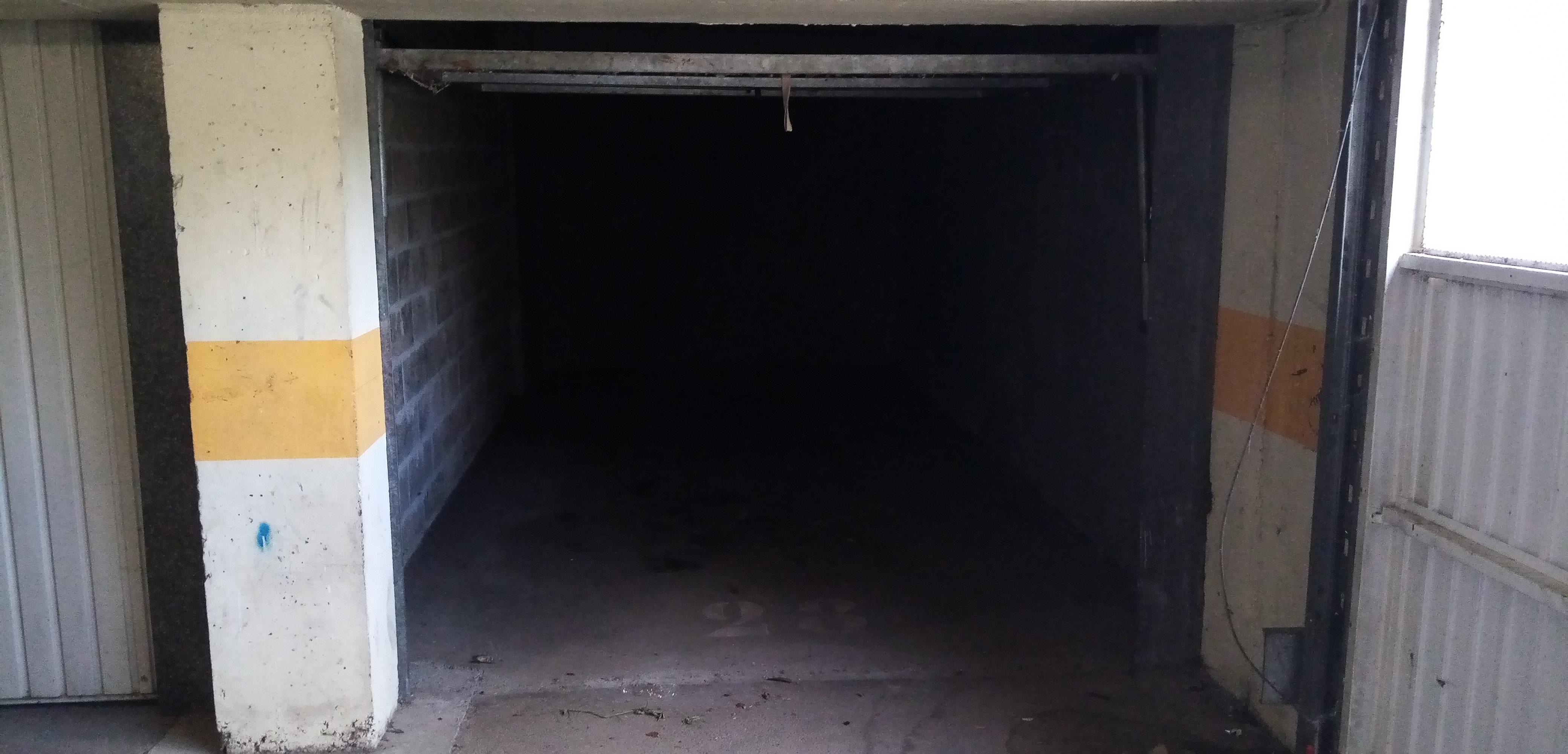 Garage privé / stationnement / Barentin