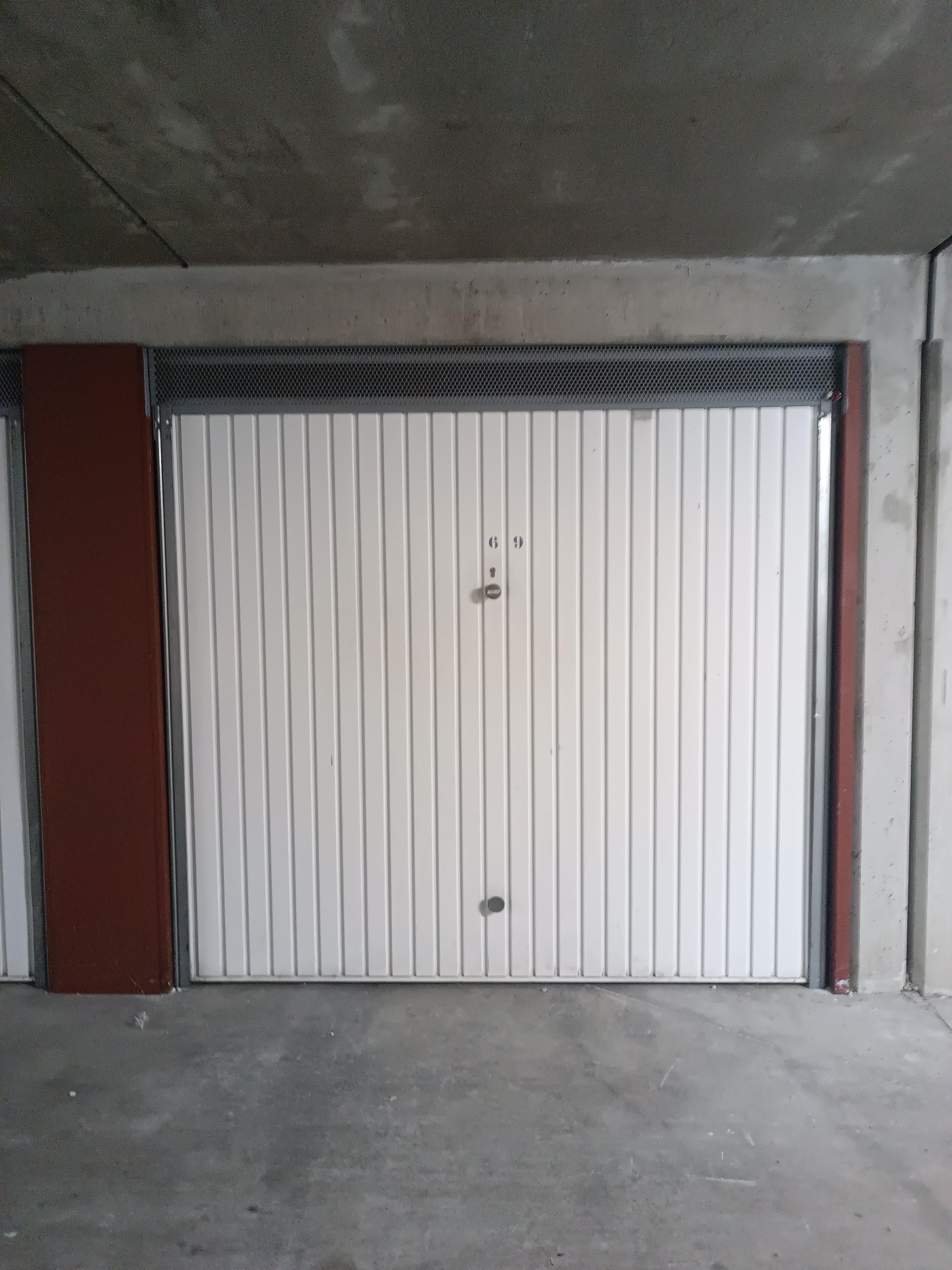 INTRA - Garage pour stationnement