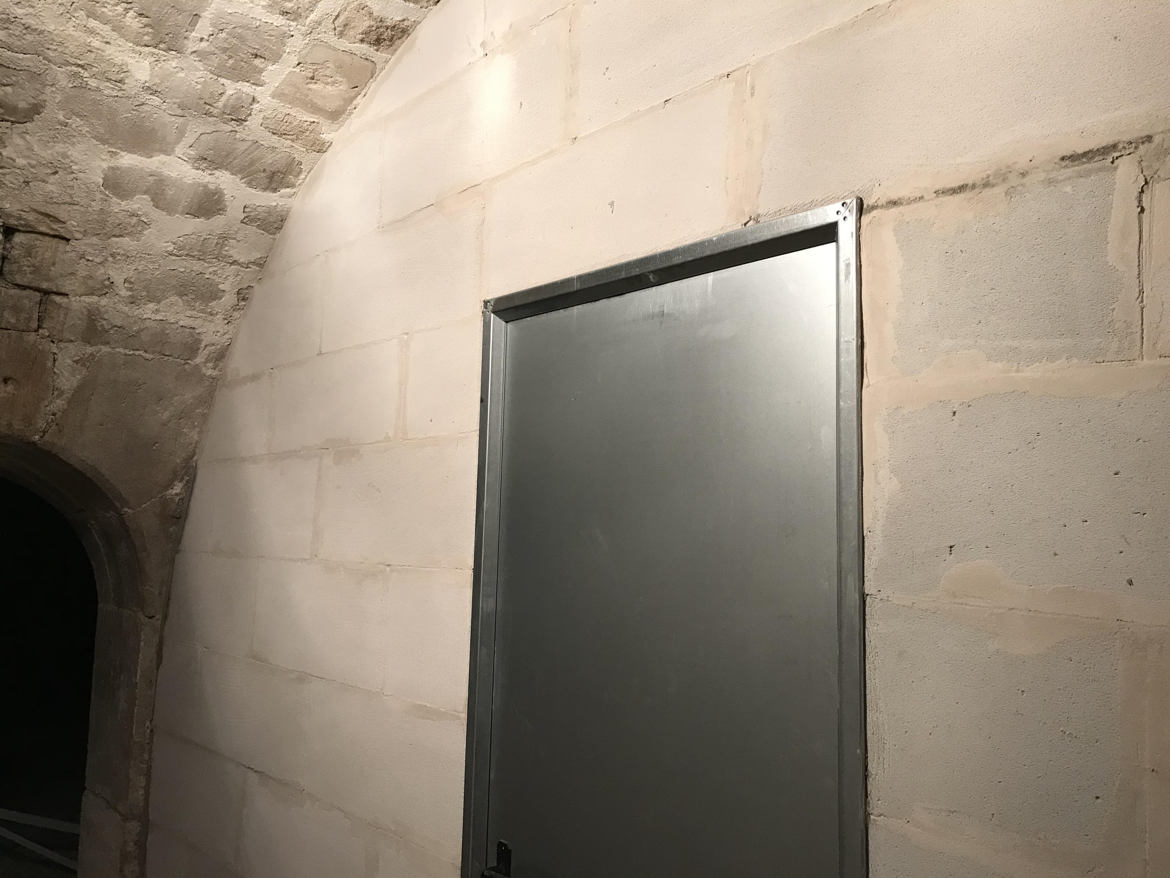 Cave en pierres de 9m2 en très bon