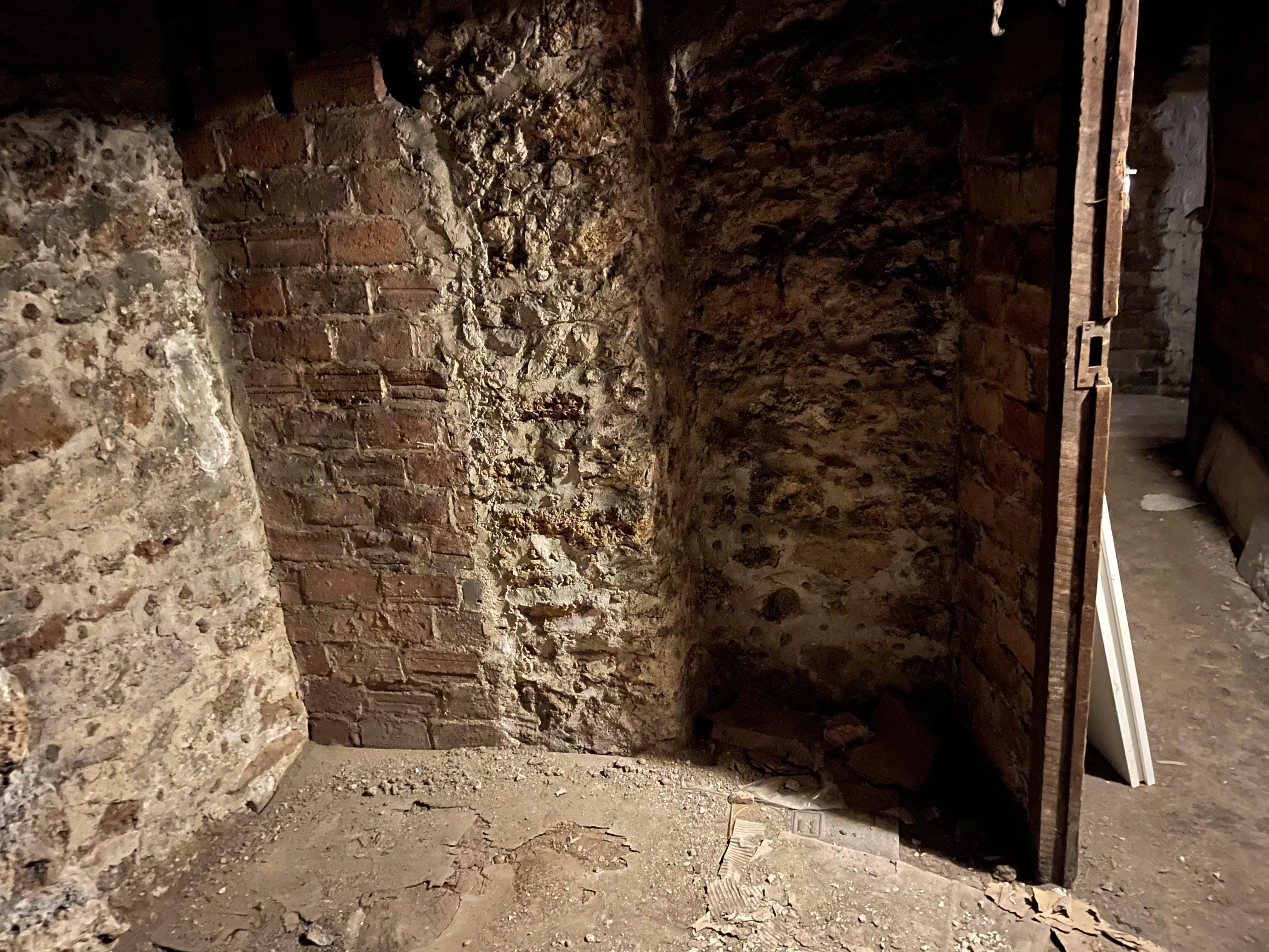Cave saine stockage débarras garde meuble Paris 12e
