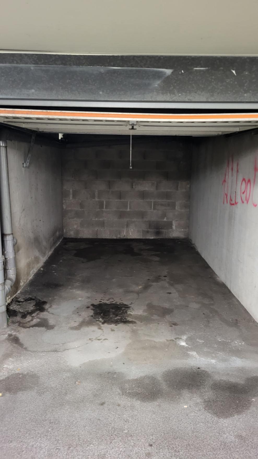 Garage fermé - Cité de la Viottes