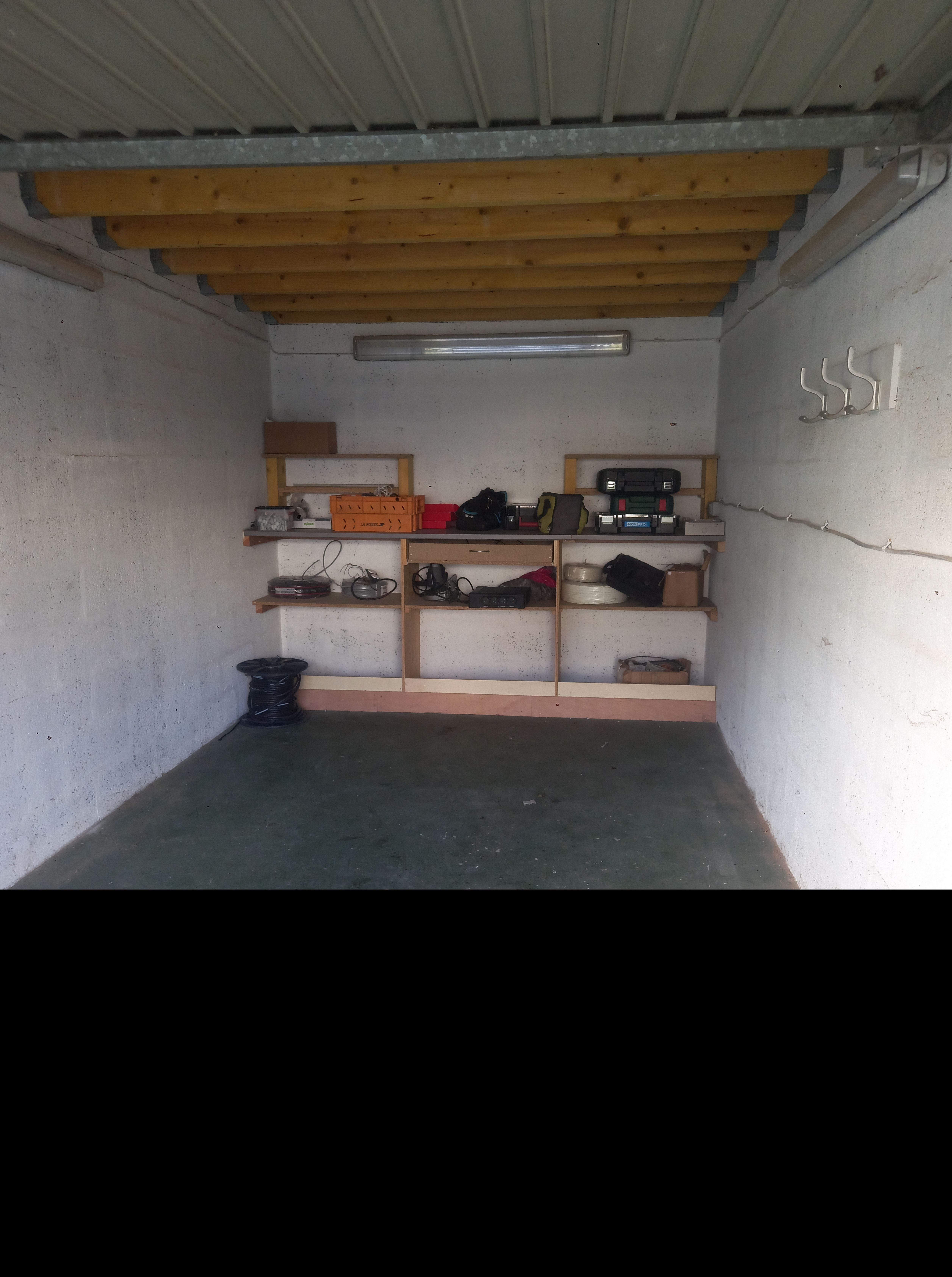 Espace en Co-Stockage dans un garage
