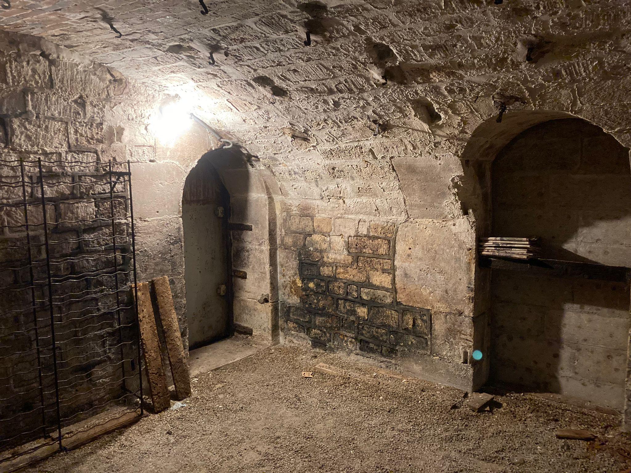 Loue cave 12,5m2 Paris 4ème