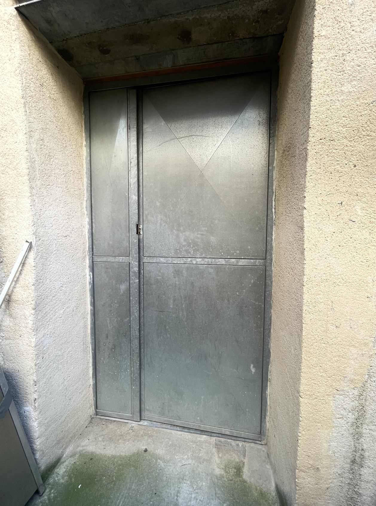 A louer réserve pour stockage de 58m2 +