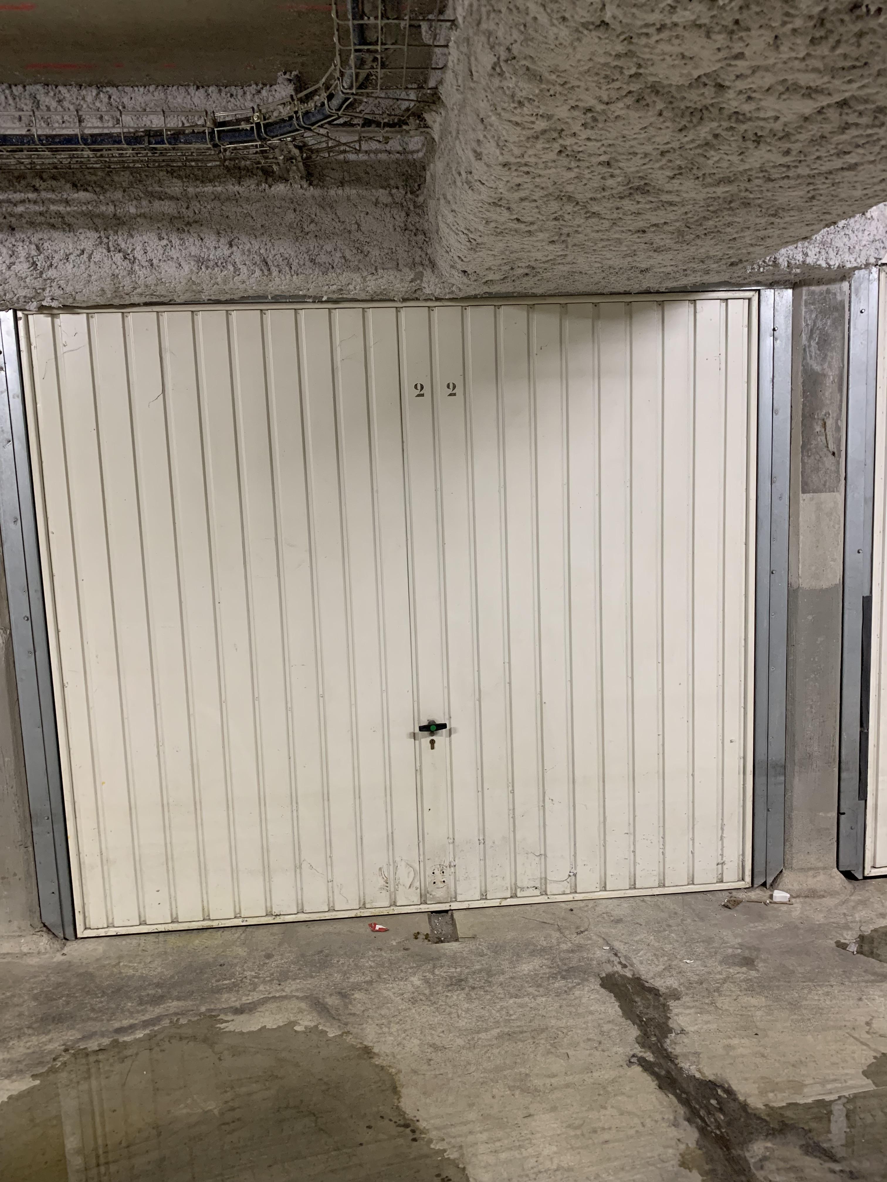 Location garage 12 m2 à Cannes