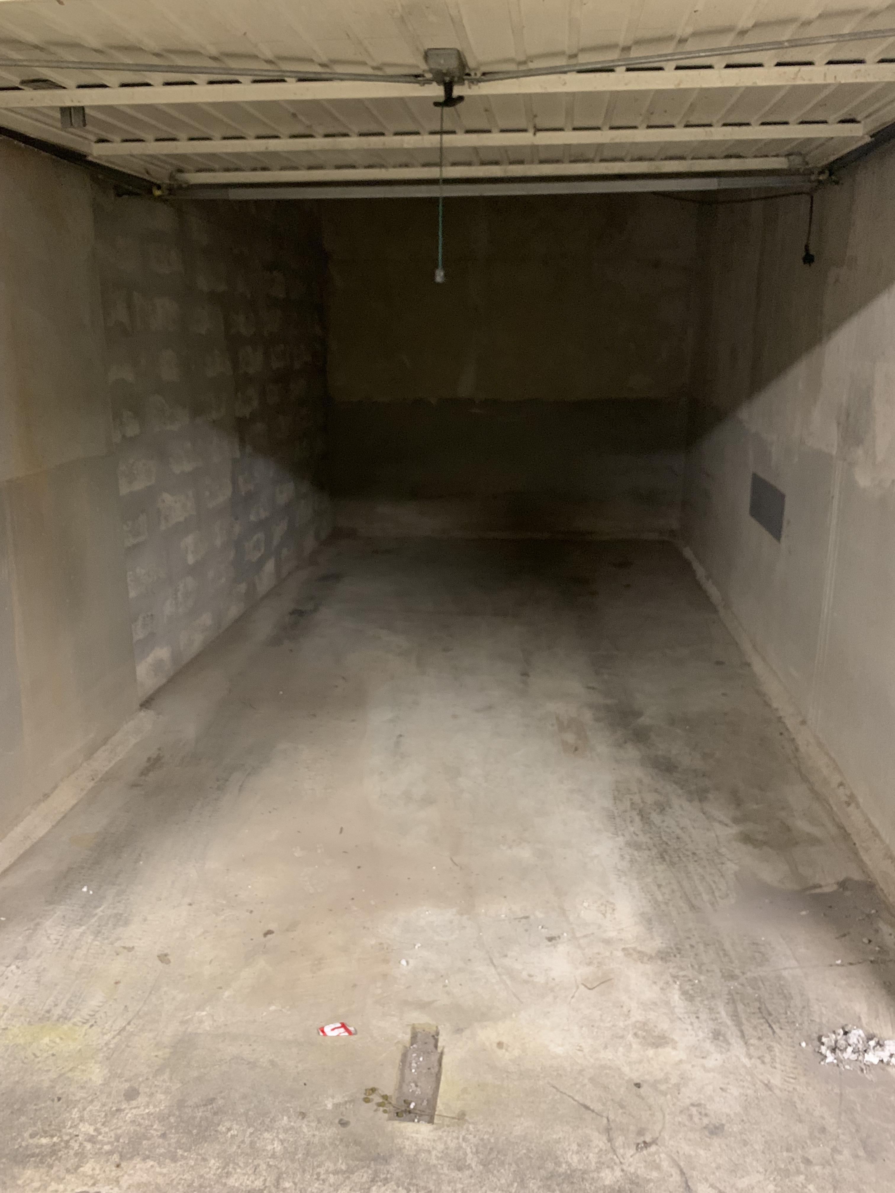 Location garage 12 m2 à Cannes