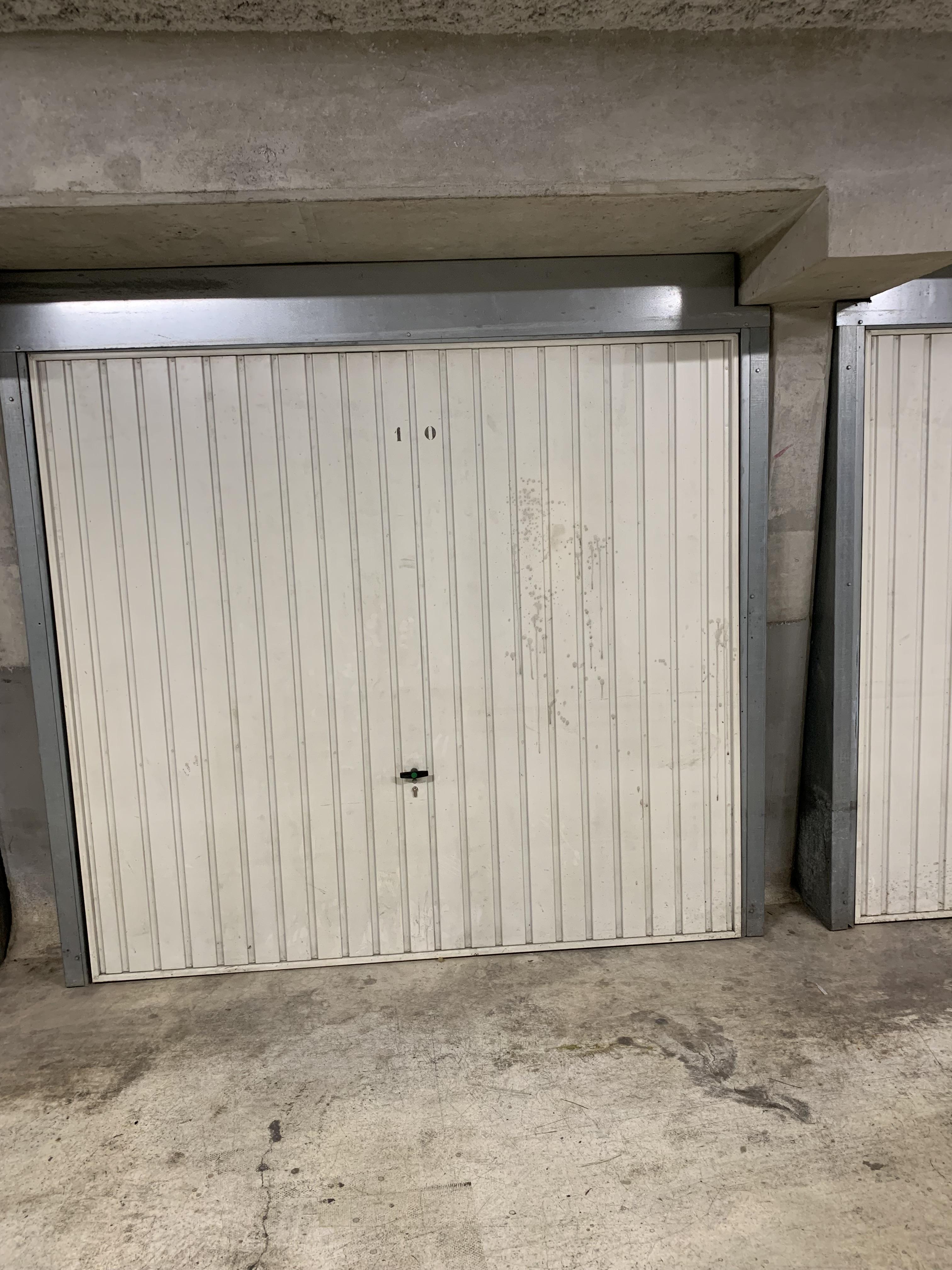 Location garage 12 m2 à Cannes