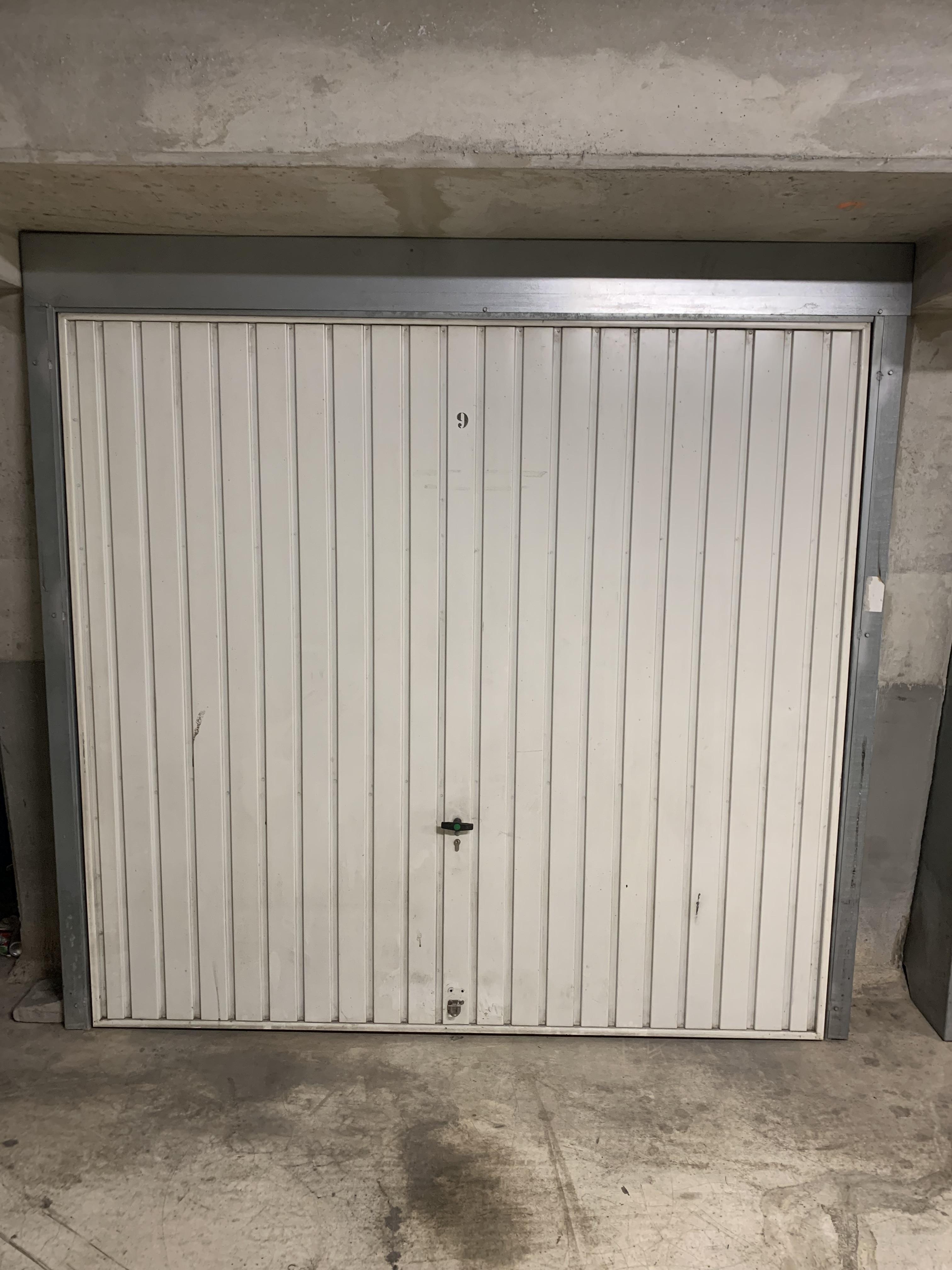Location garage 12 m2 à Cannes
