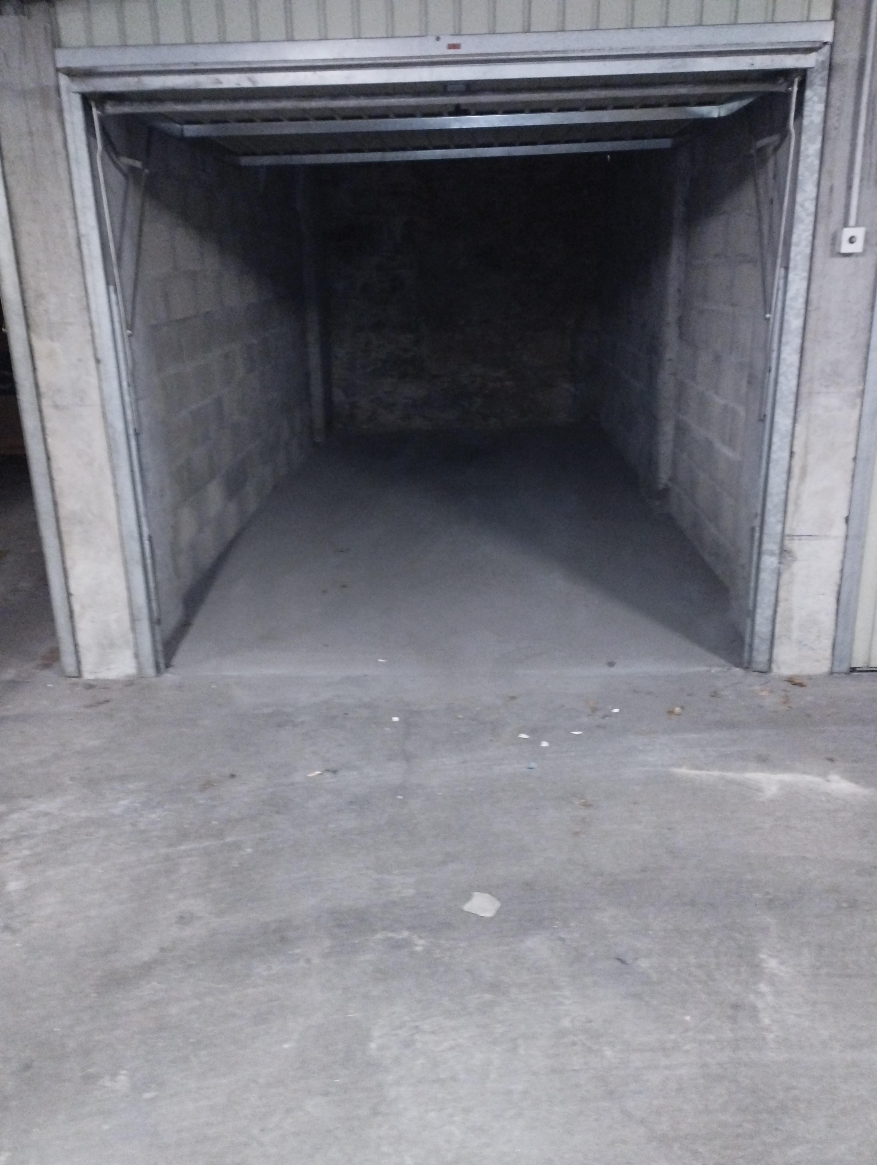 Garage privé / parking sur Oullins