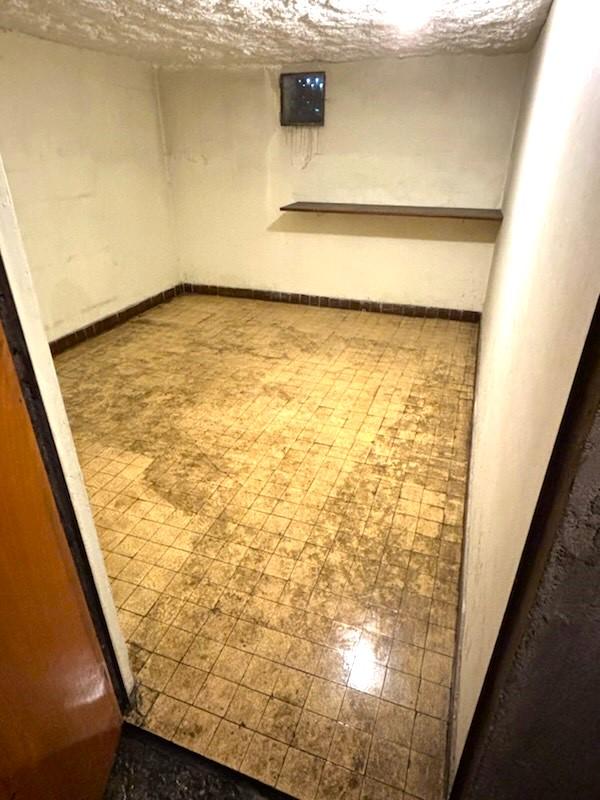 Grande cave 20m2 saine et sécurisée