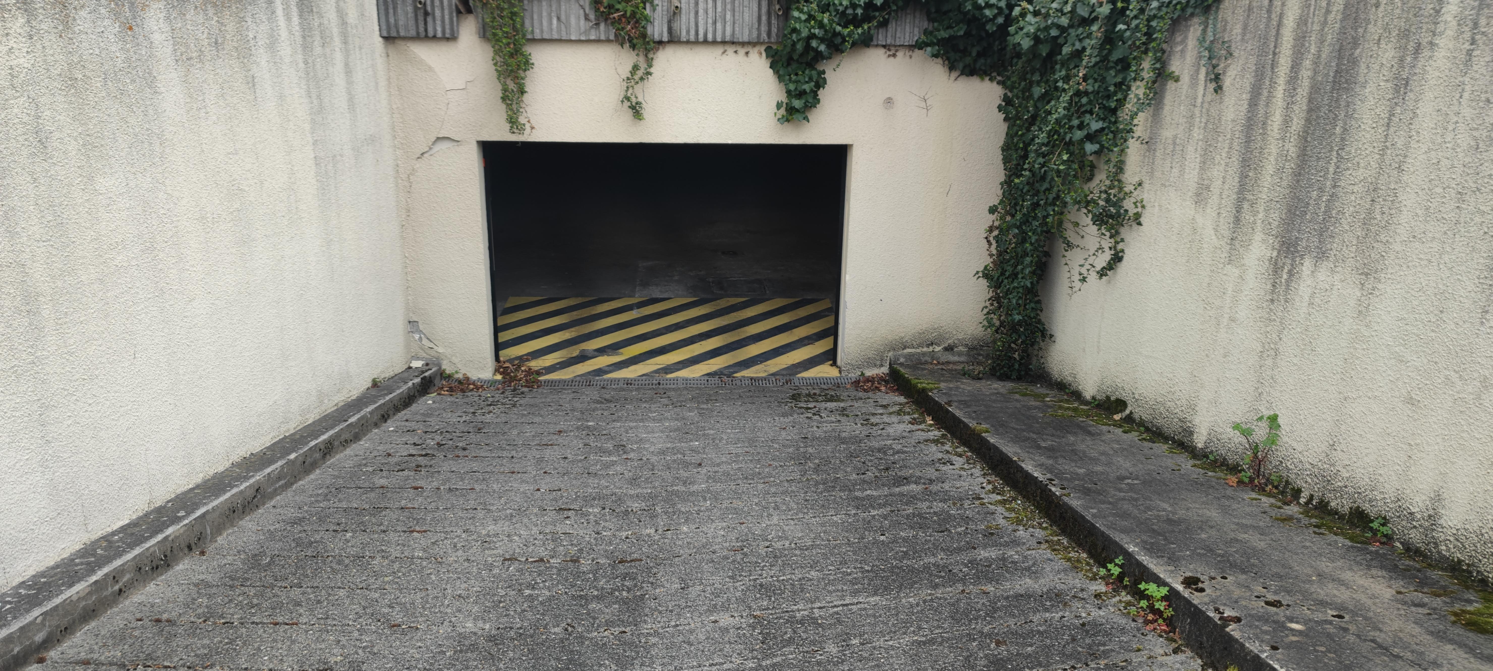 Garage de 18 m² à louer