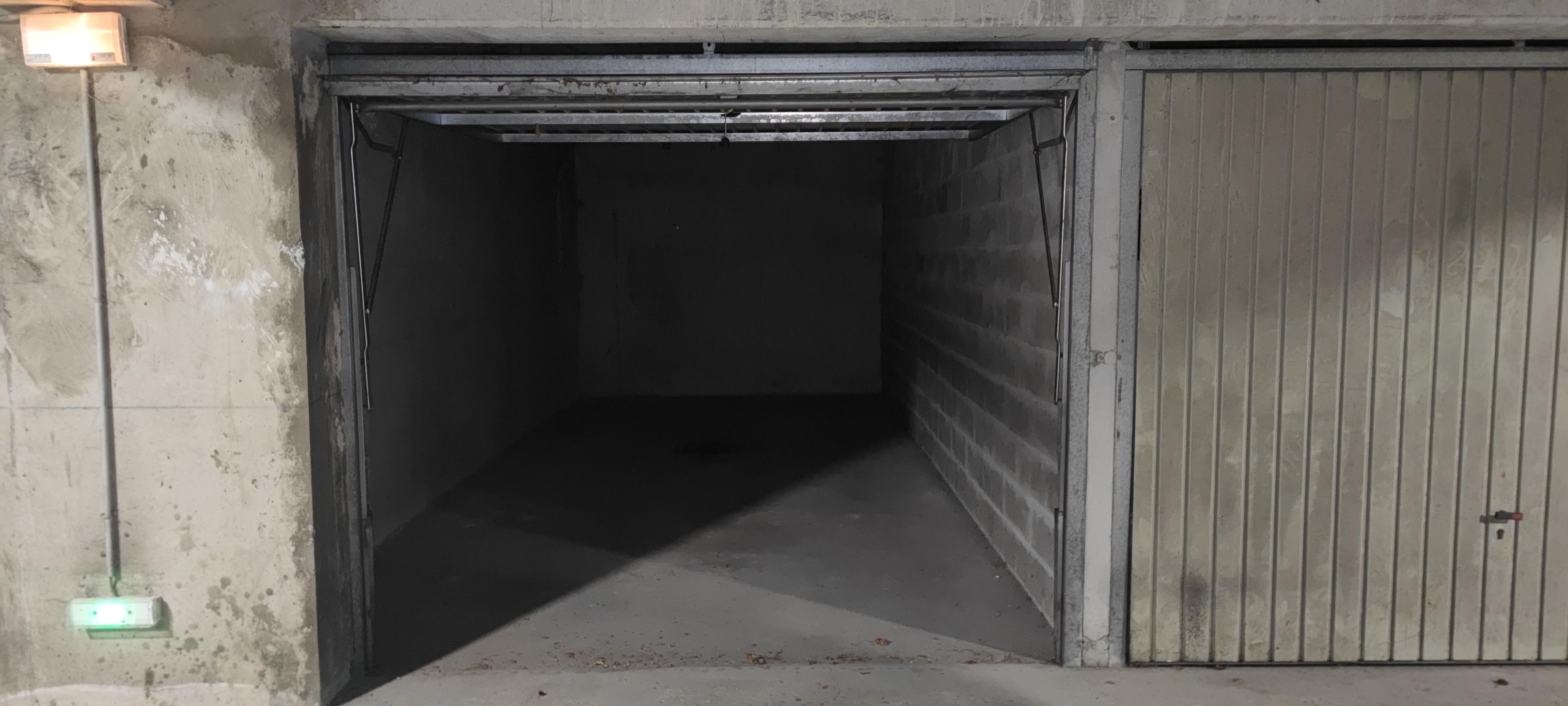 Garage de 18 m² à louer