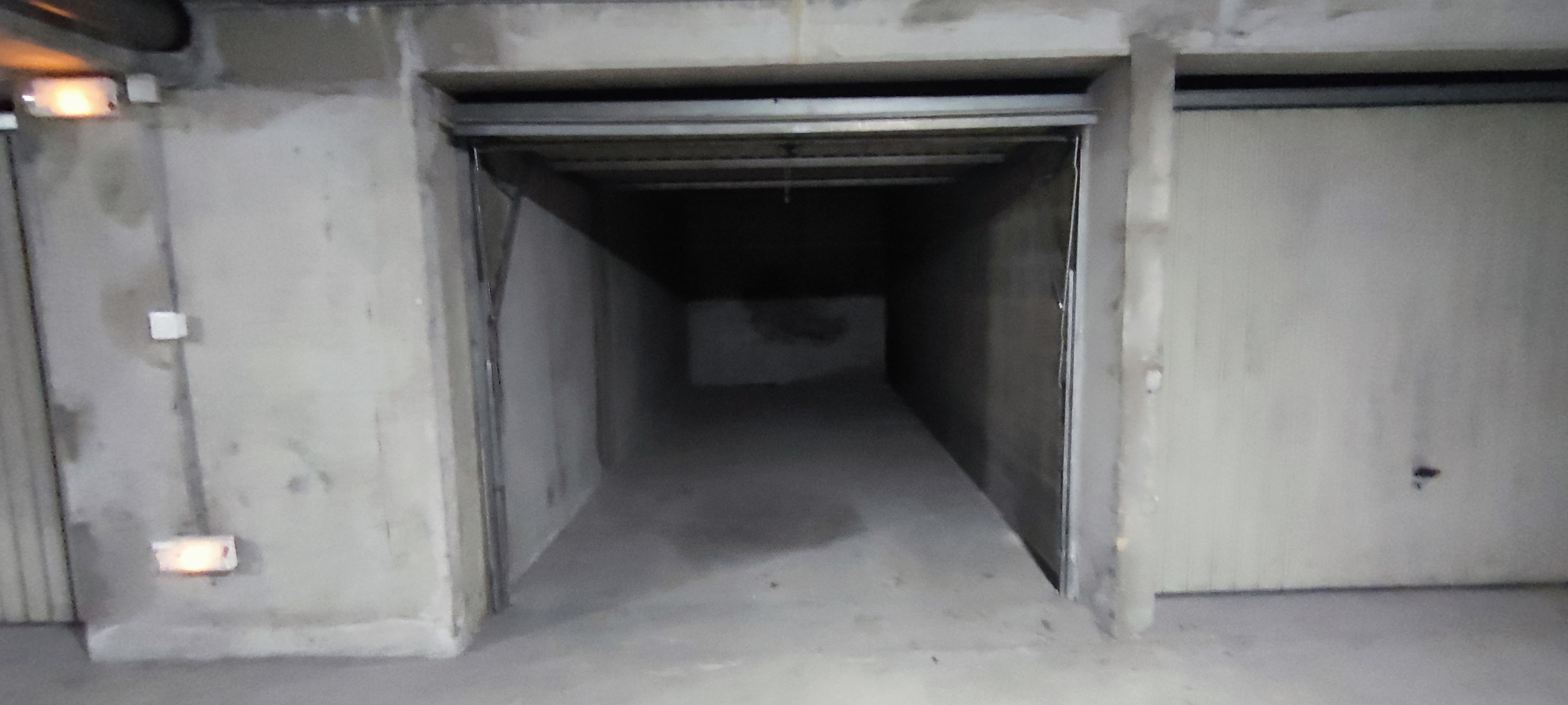 Garage de 14 m² à louer