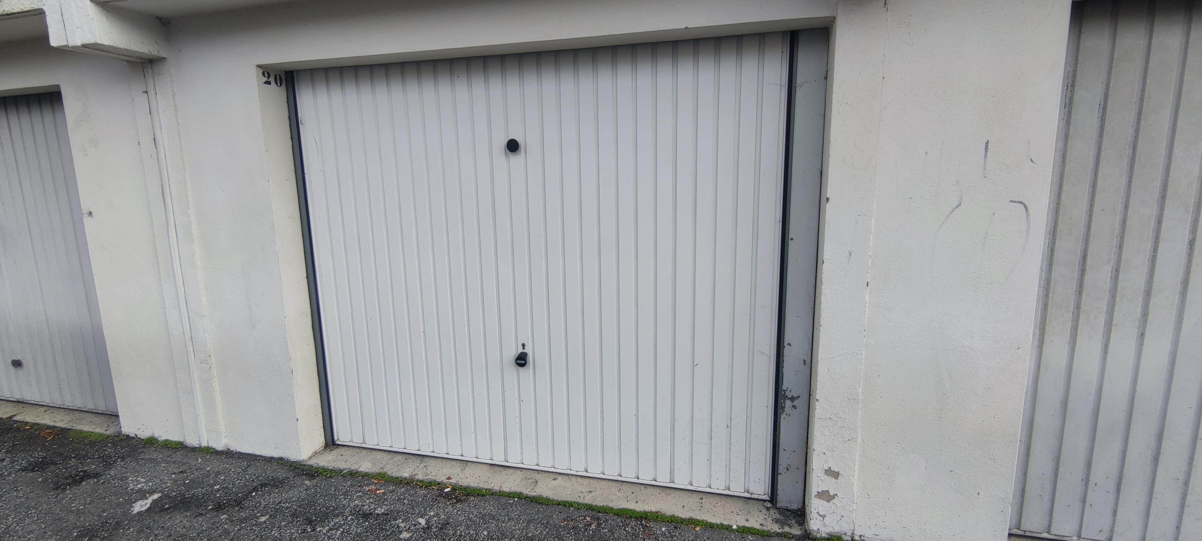 Garage de 14 m² à louer