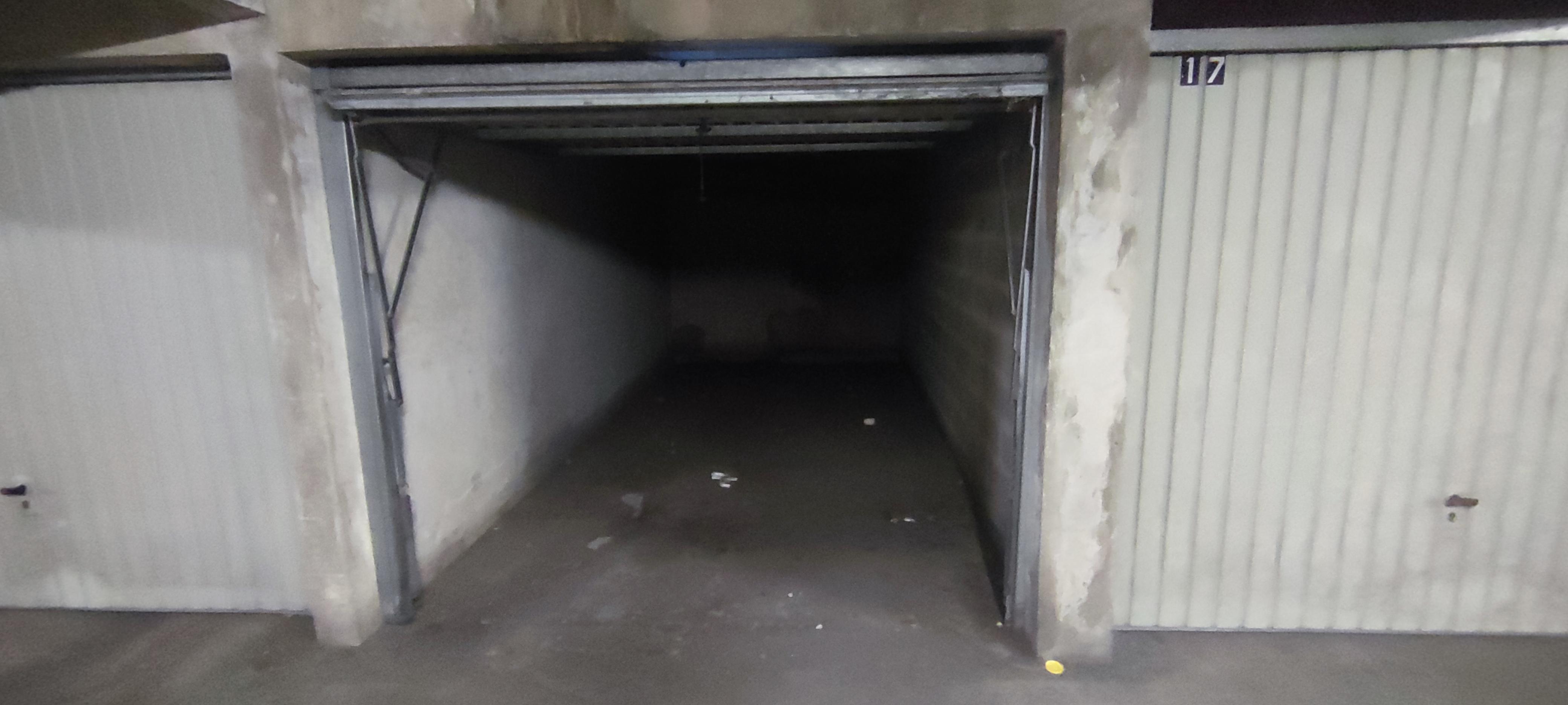 Garage de 12 m² à louer