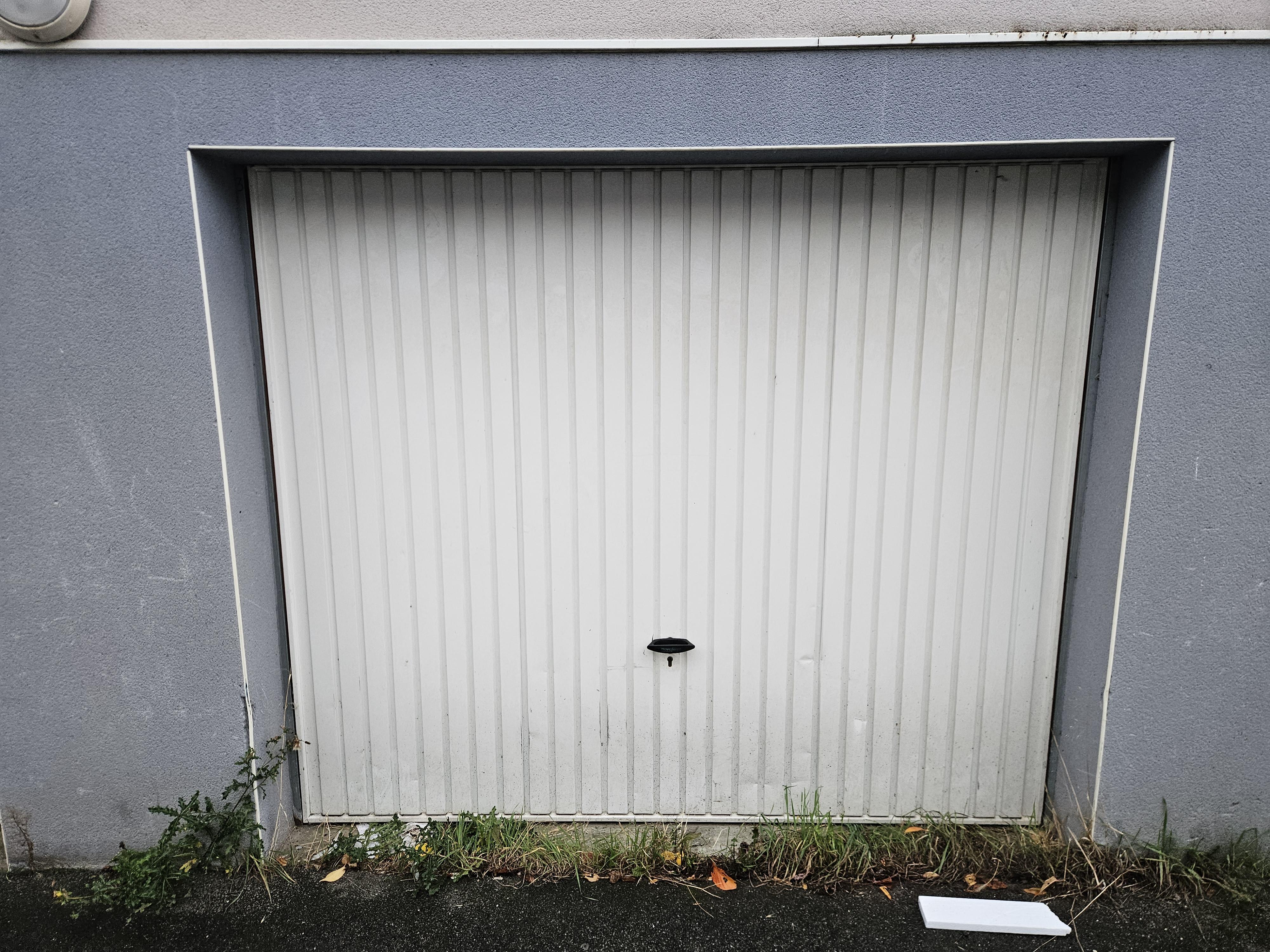 Garage spacieux à louer à Vandoncourt