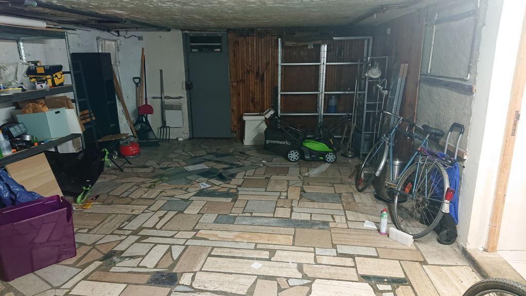 Partie d'un garage à Vauhallan