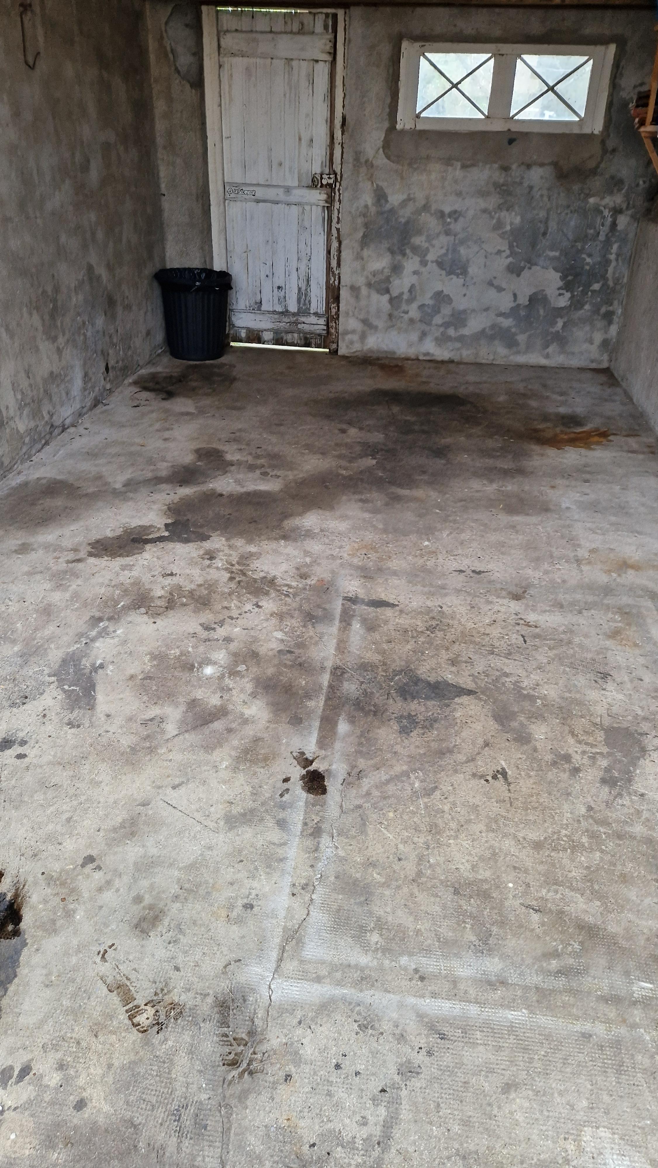 Garage fermé dans maison individuel sous alarme