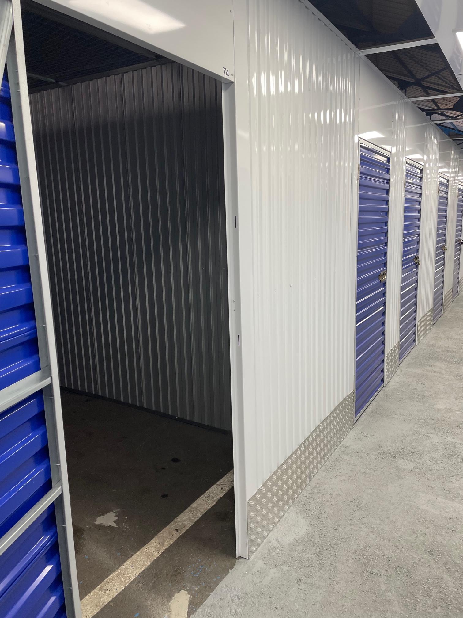 Box de stockage securise de 2m² (H 2.70M