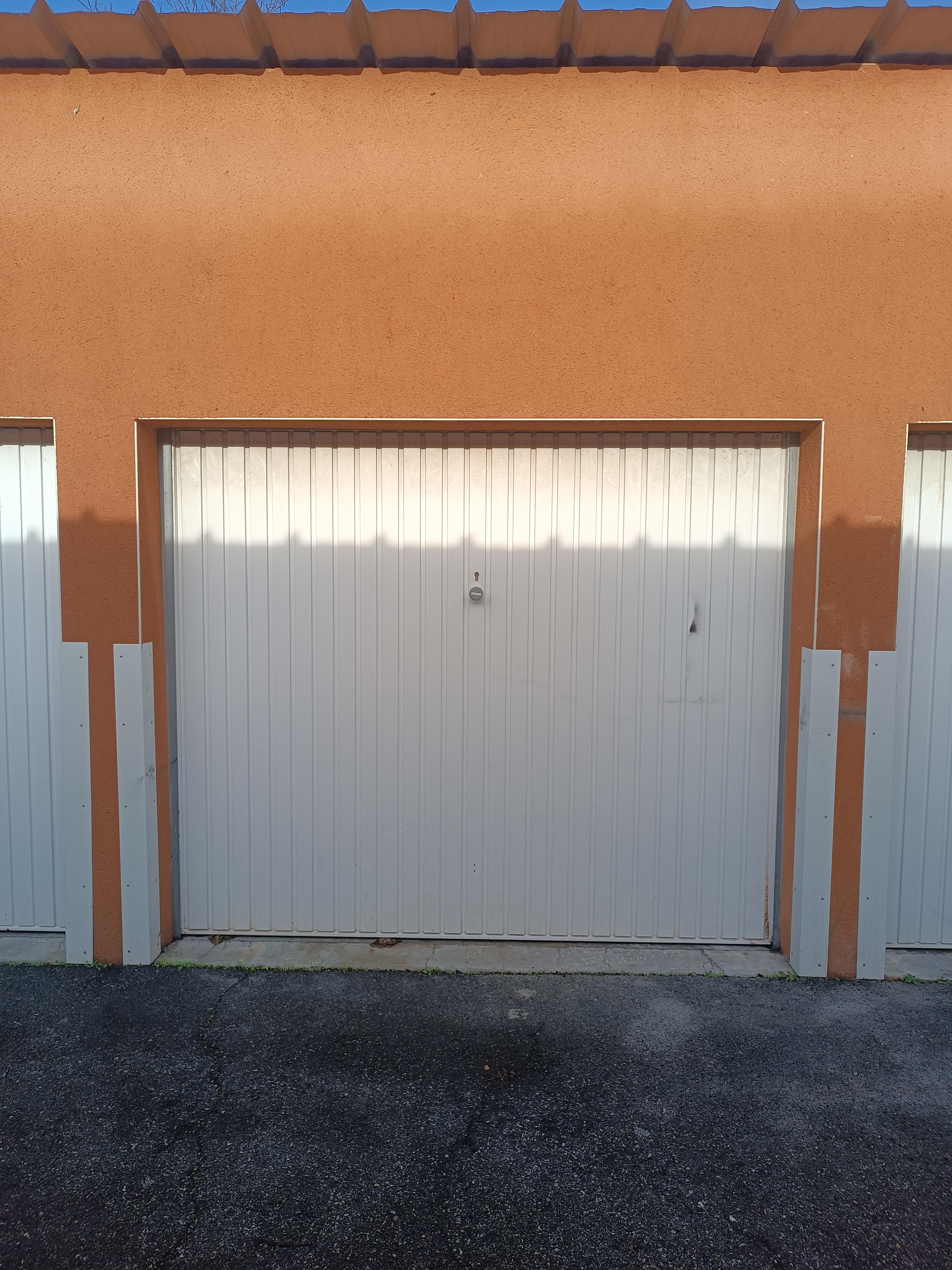 Garage /box sécurisé à Castelginest