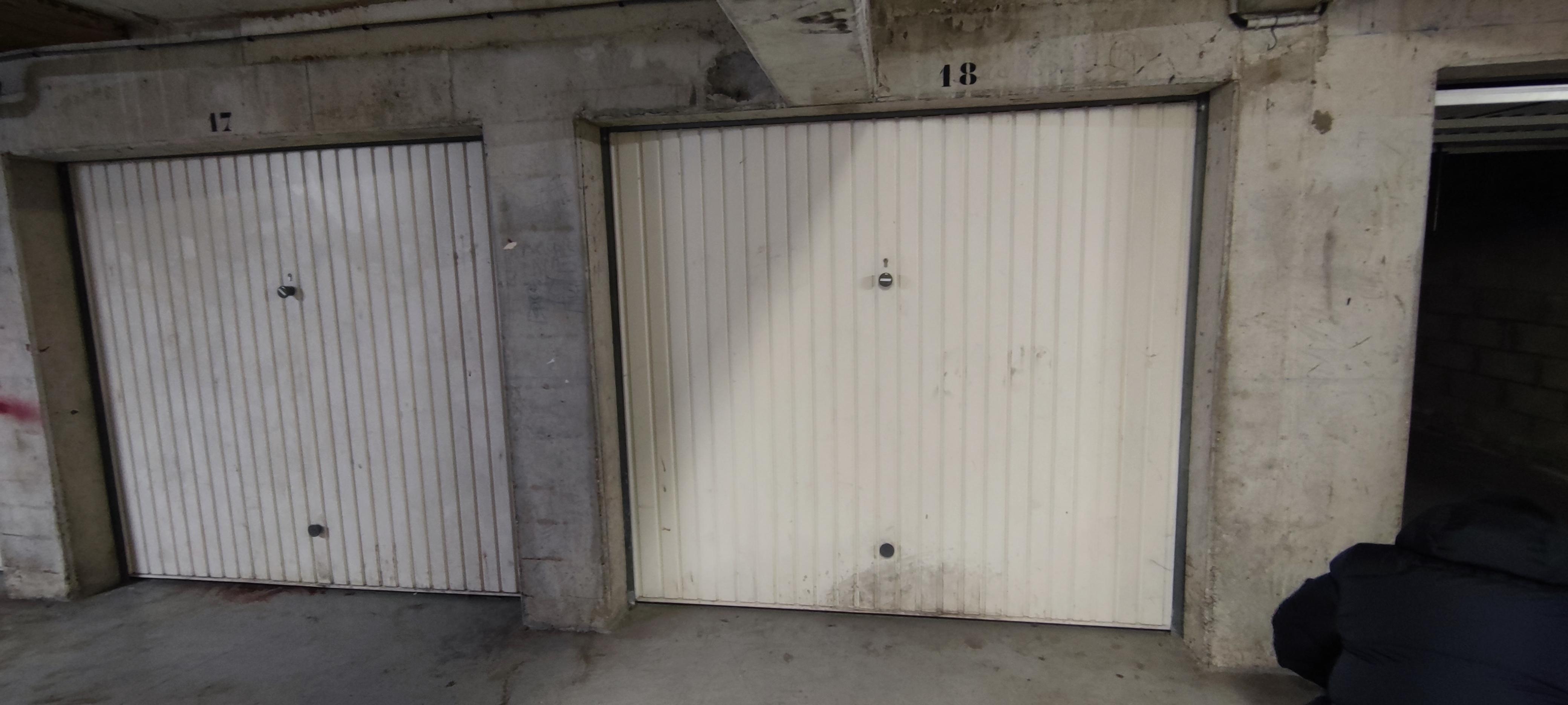 Garage/box de stockage de 13 m² à louer