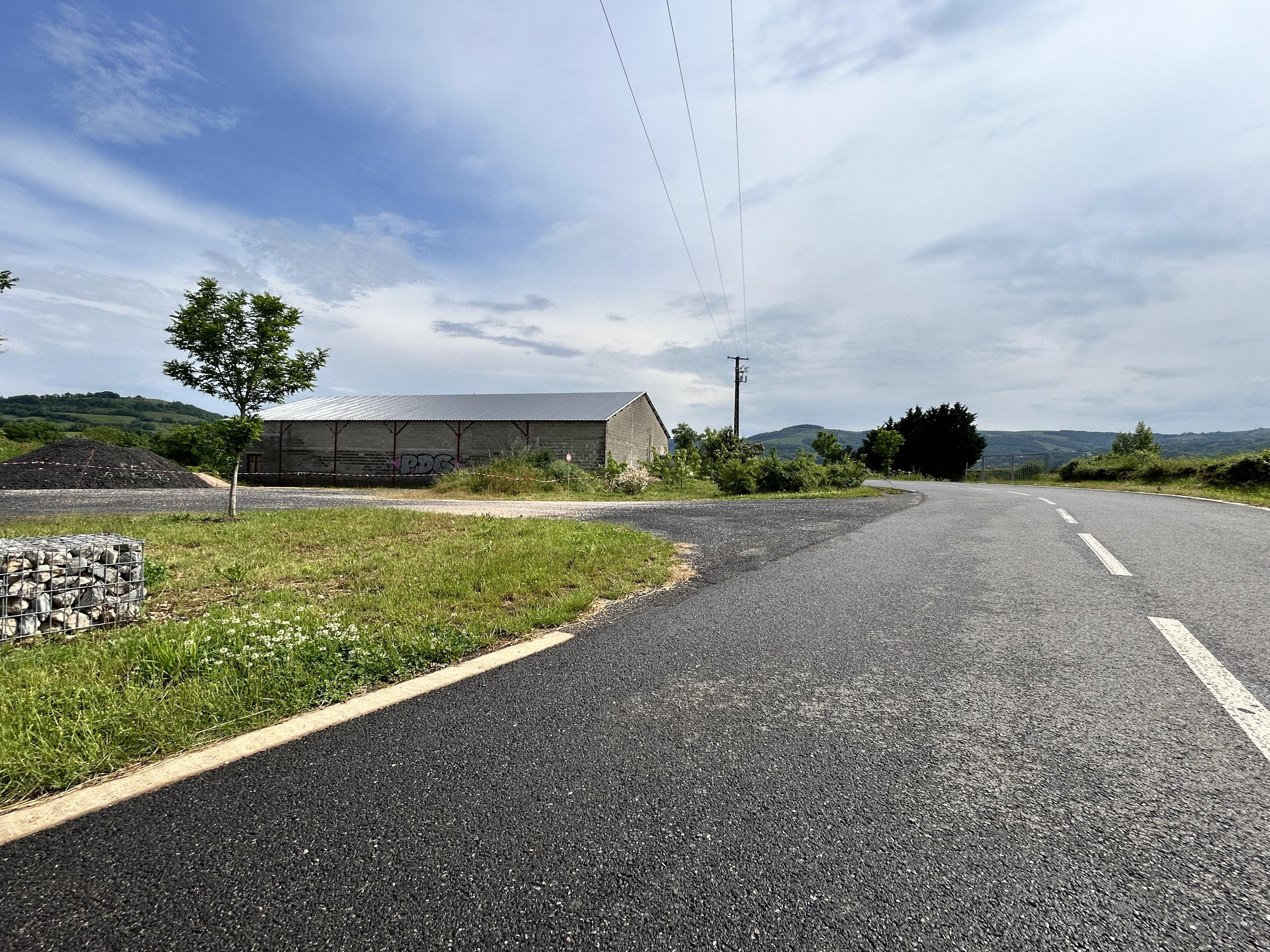 Dépôt / Entrepôt de 500 à 800m2 modulable. Très bien situé pour un stockage Sud de France