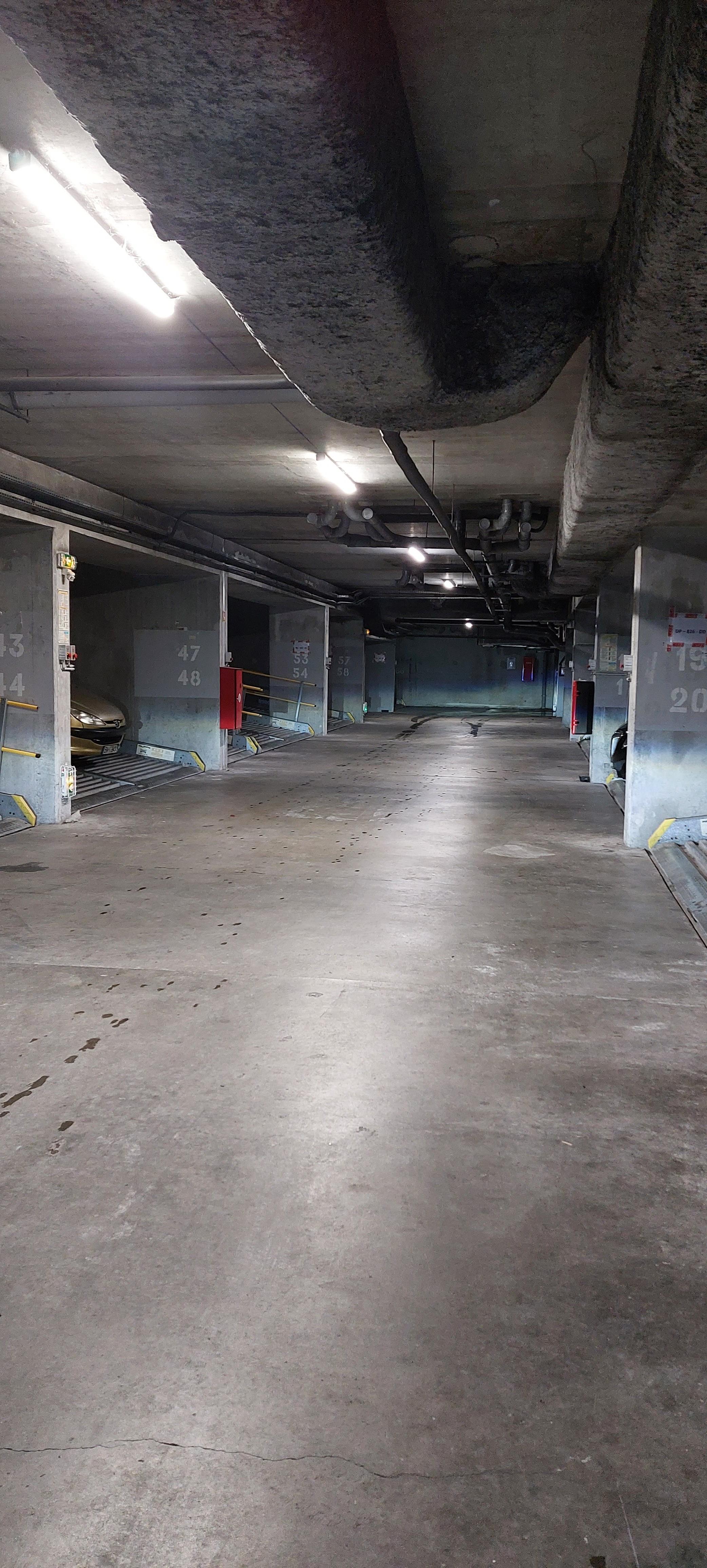 Place de parking mécanisé