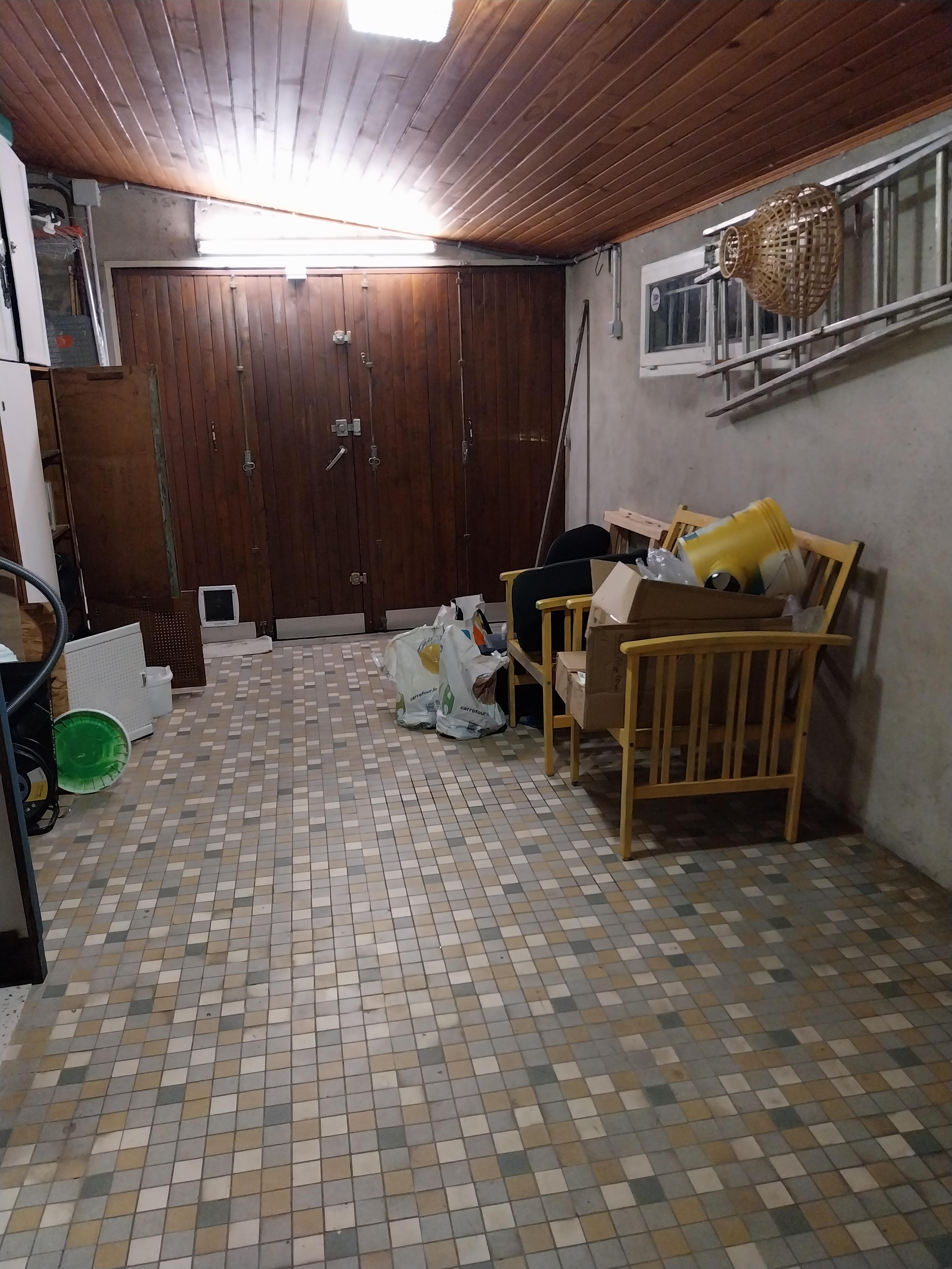 Emplacement dans garage sous alarme