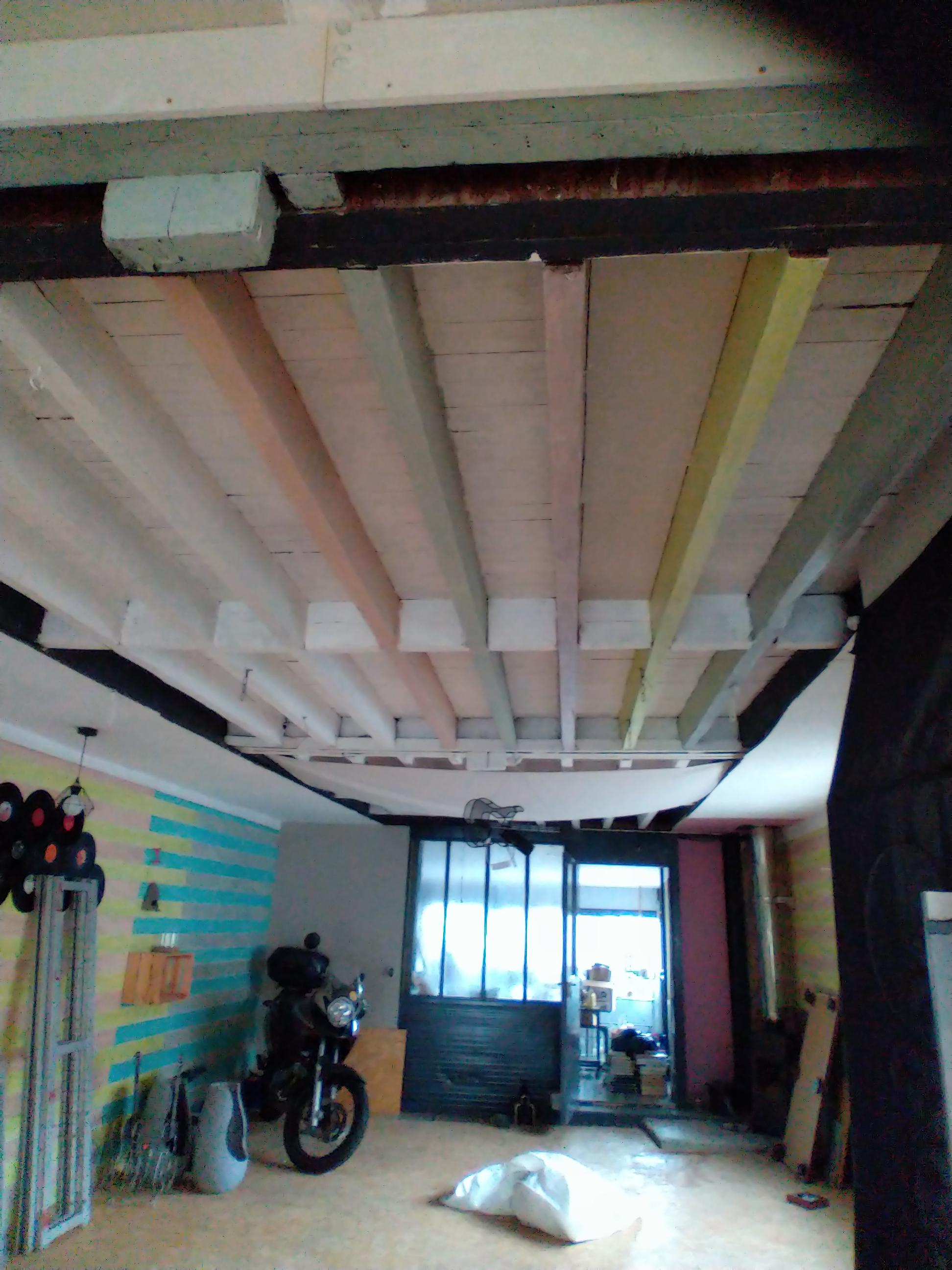 Loue local de 200 m2