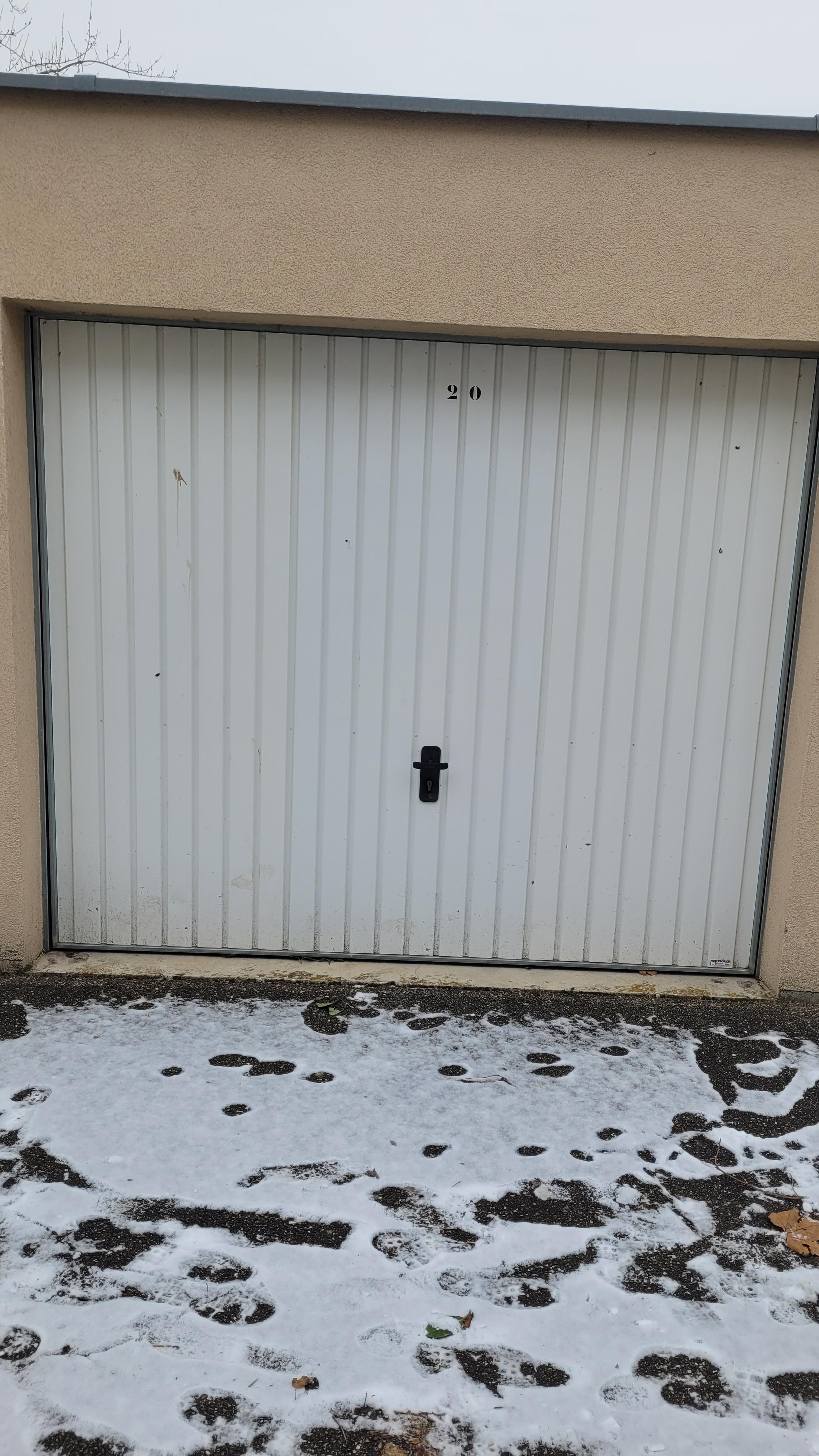 Garage à louer 13m² à Sélestat