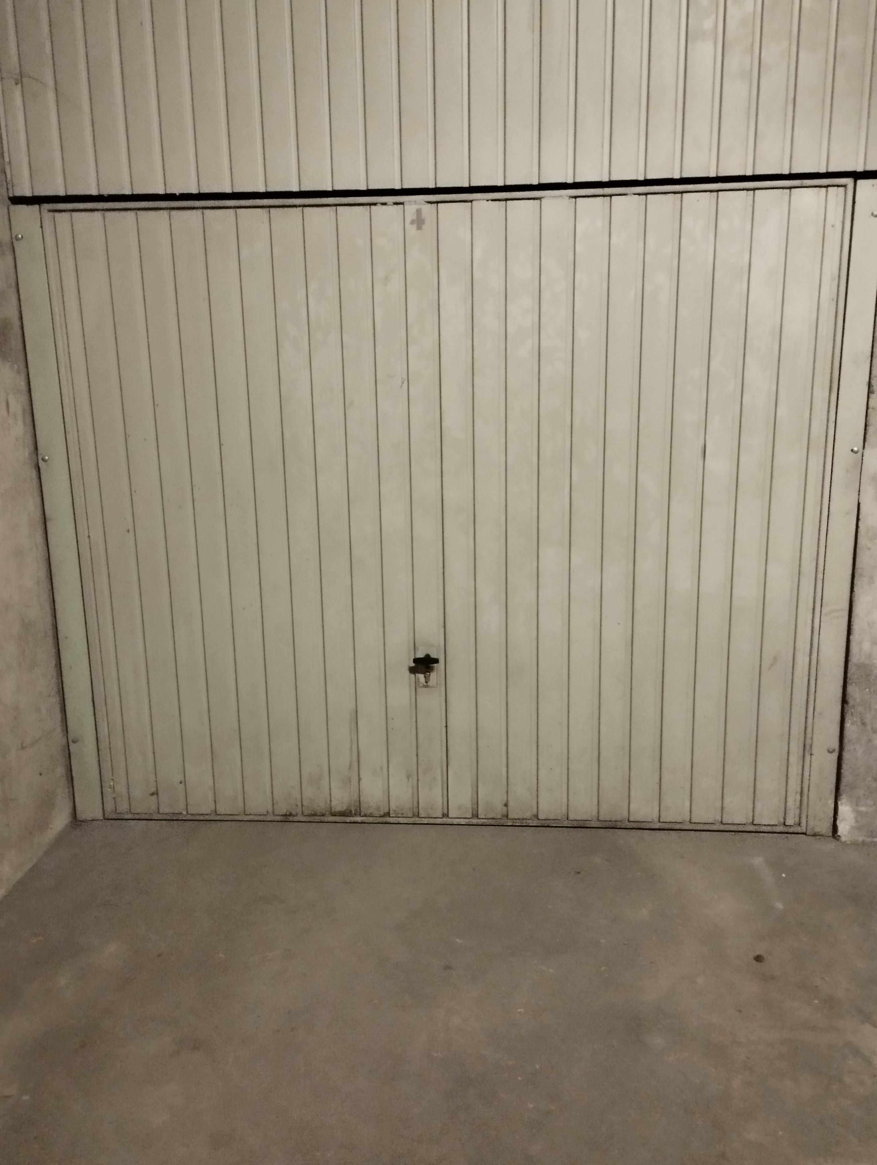 Garage stationnement véhicule ou 2 roues