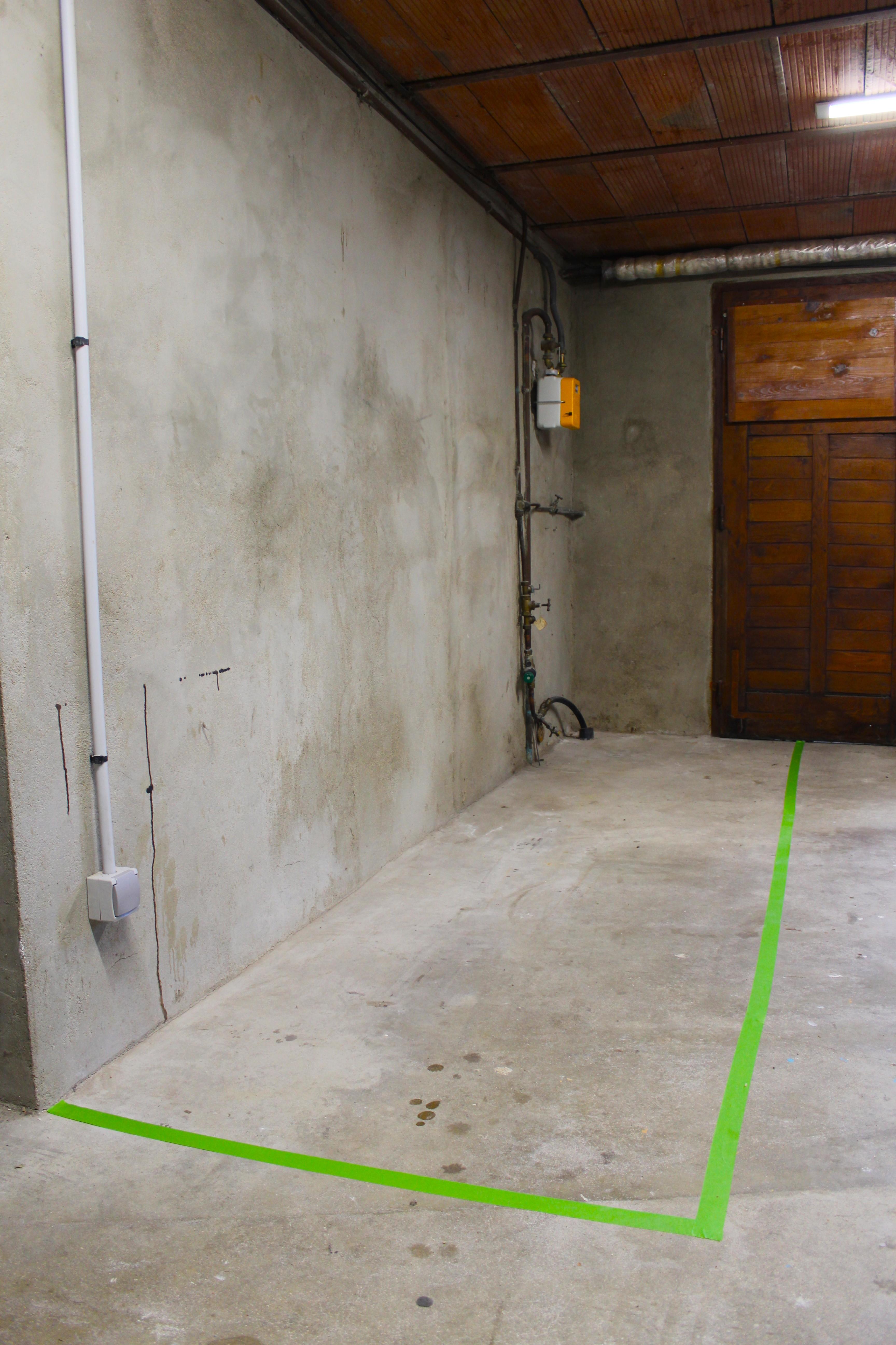 Espace de stockage dans garage à 5min de