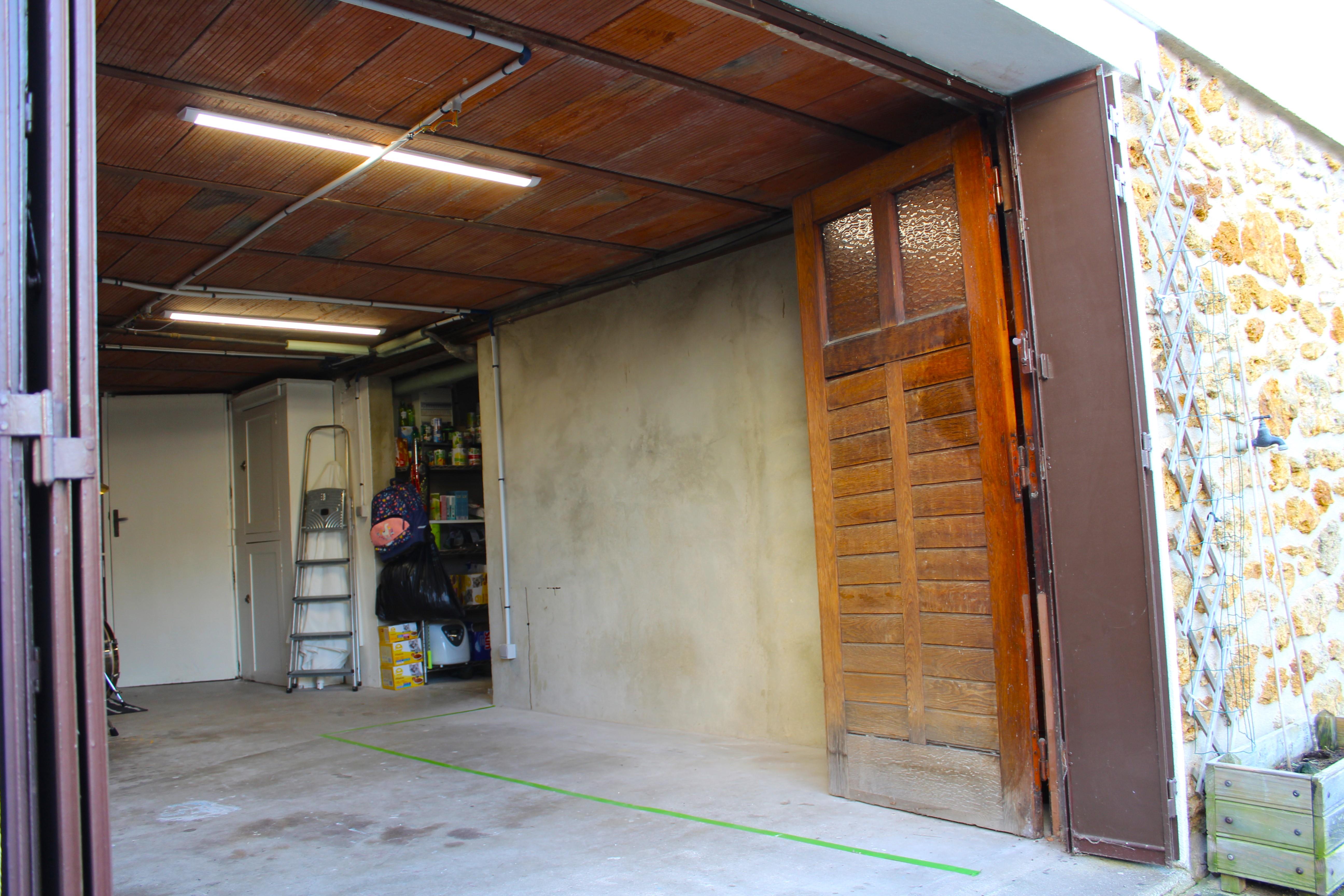 Espace de stockage dans garage à 5min de