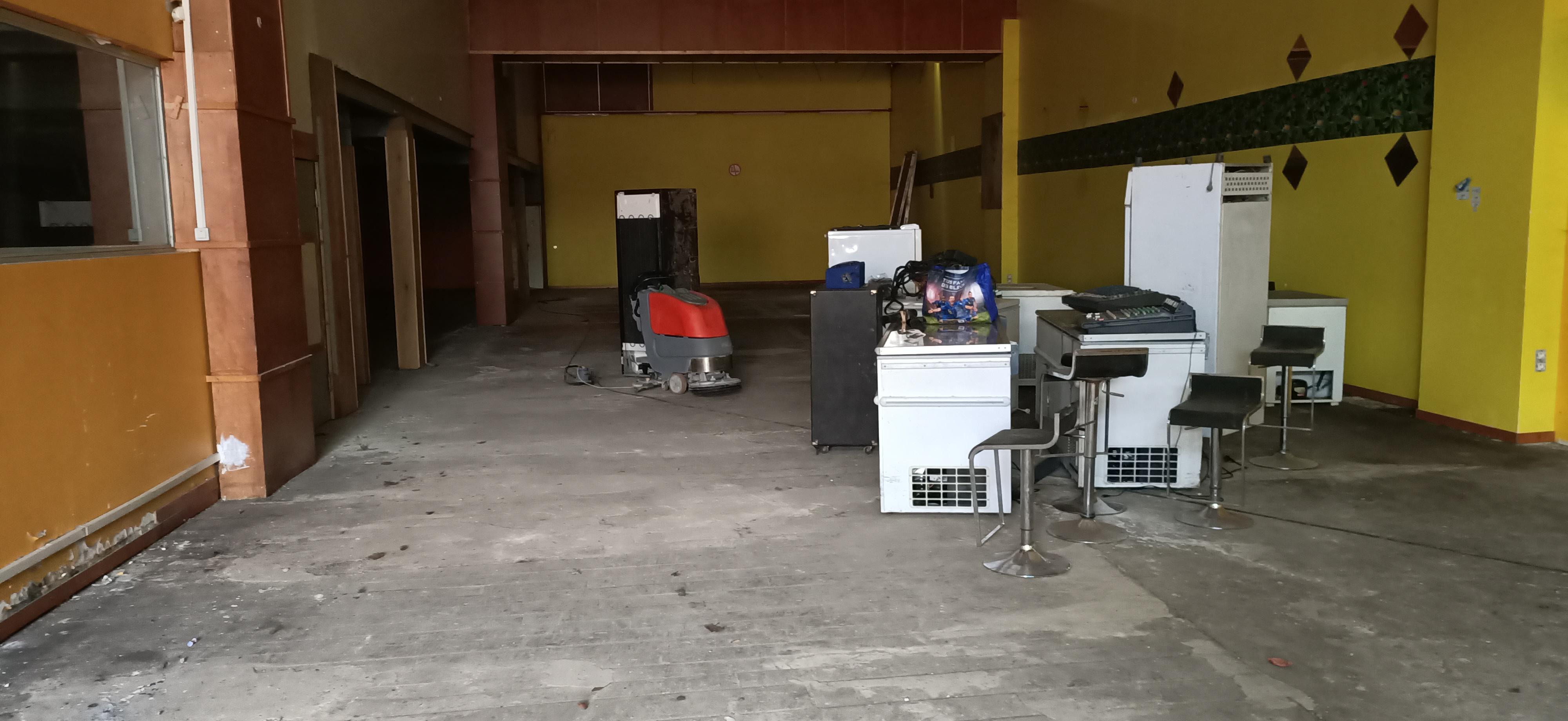 BOXES ET EMPLACEMENTS A LOUER POUR STOCKAGE